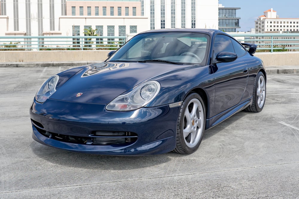 2000 Porsche 911 Carrera Coupe