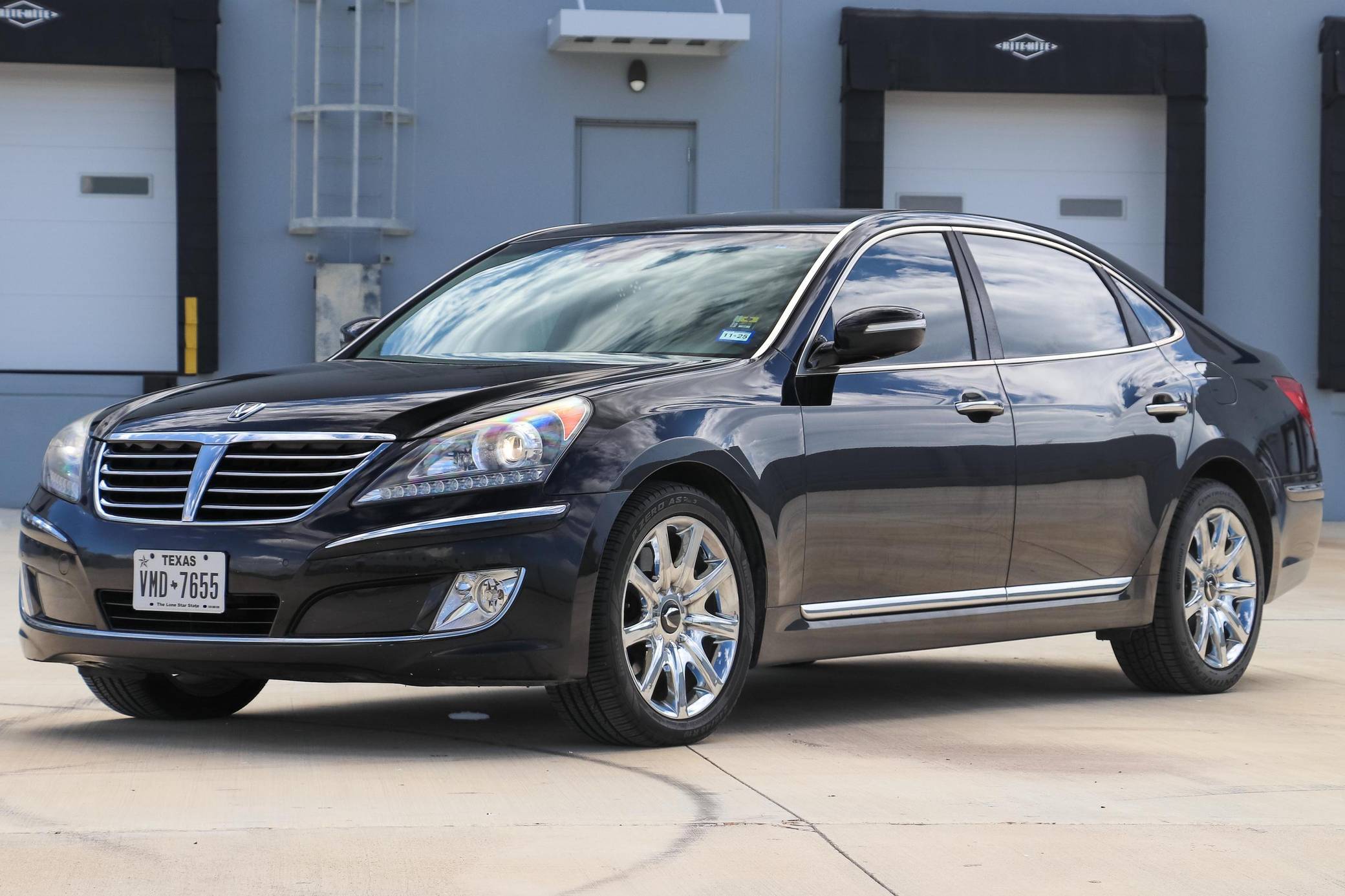 2012 Hyundai Equus Signature VIN: KMHGH4JHXCU050612 for Sale - Cars & Bids