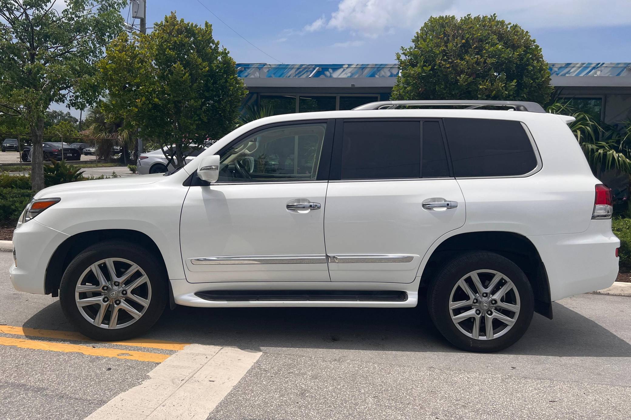 2011 Lexus LX 570 for Sale - Cars & Bids