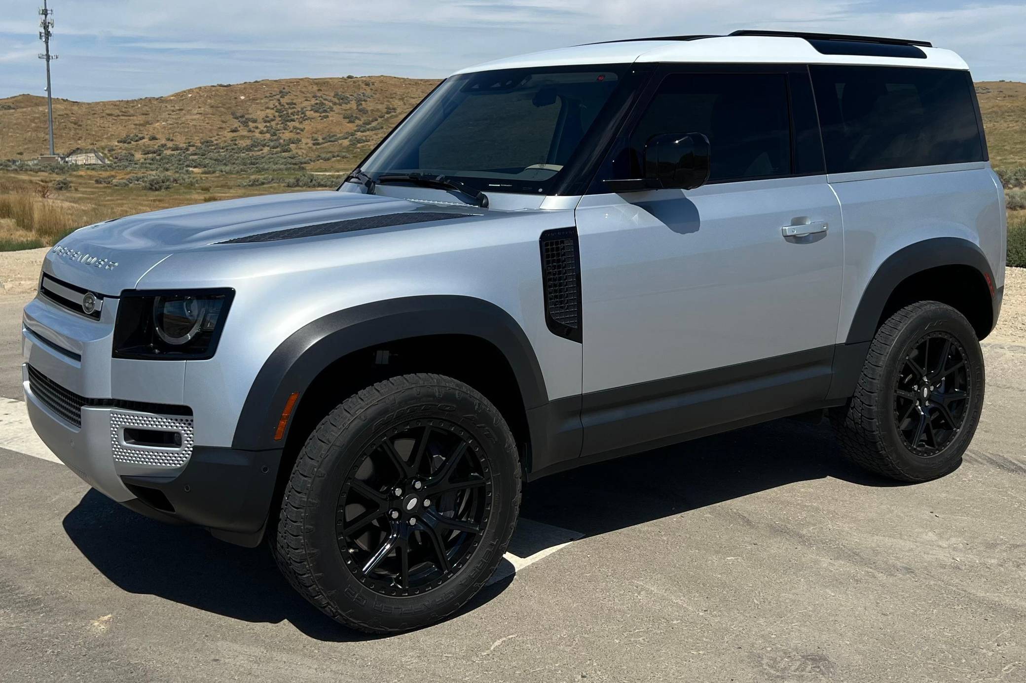 嘉之助 2021 FIRST EDITION 2021 Land Rover Defender 90 First Edition VIN: SALEV6RU9M2051712