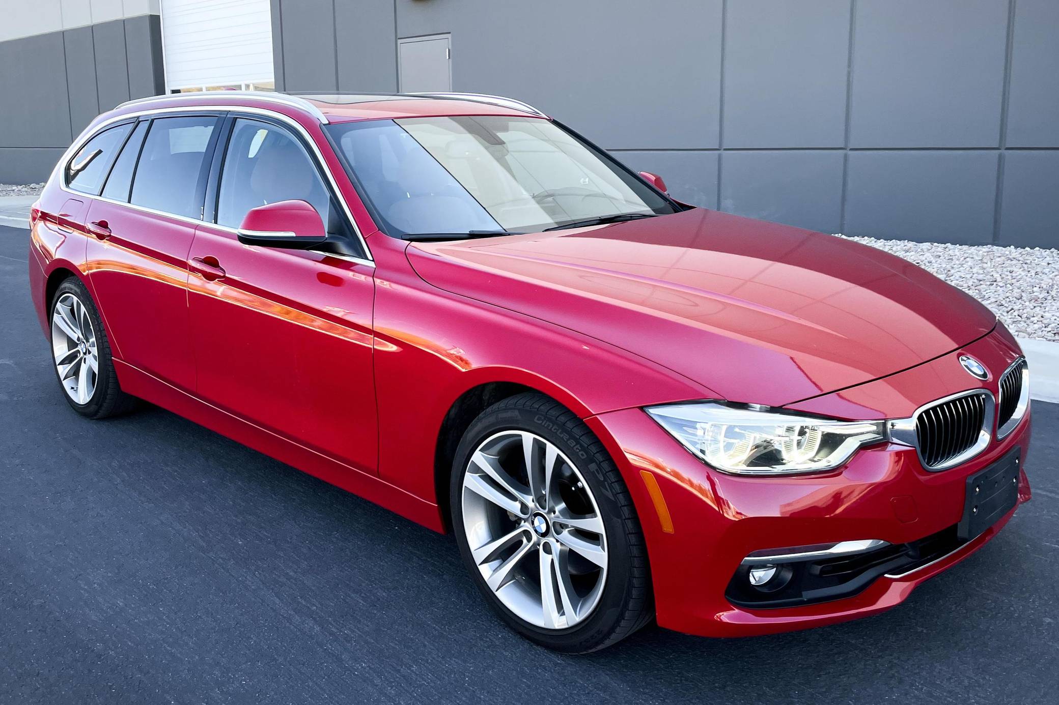 Red shop bmw 328i