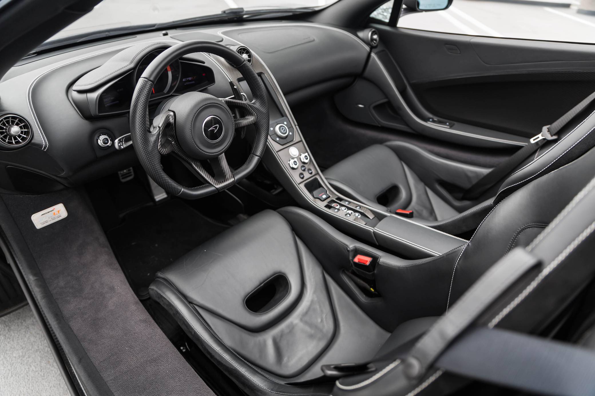 2016 McLaren 675LT Spider photo 6