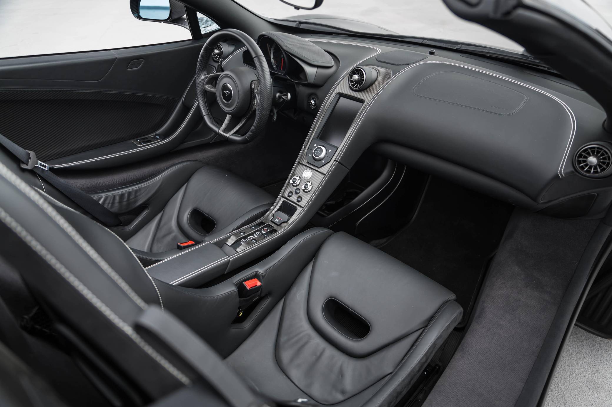 2016 McLaren 675LT Spider photo 7