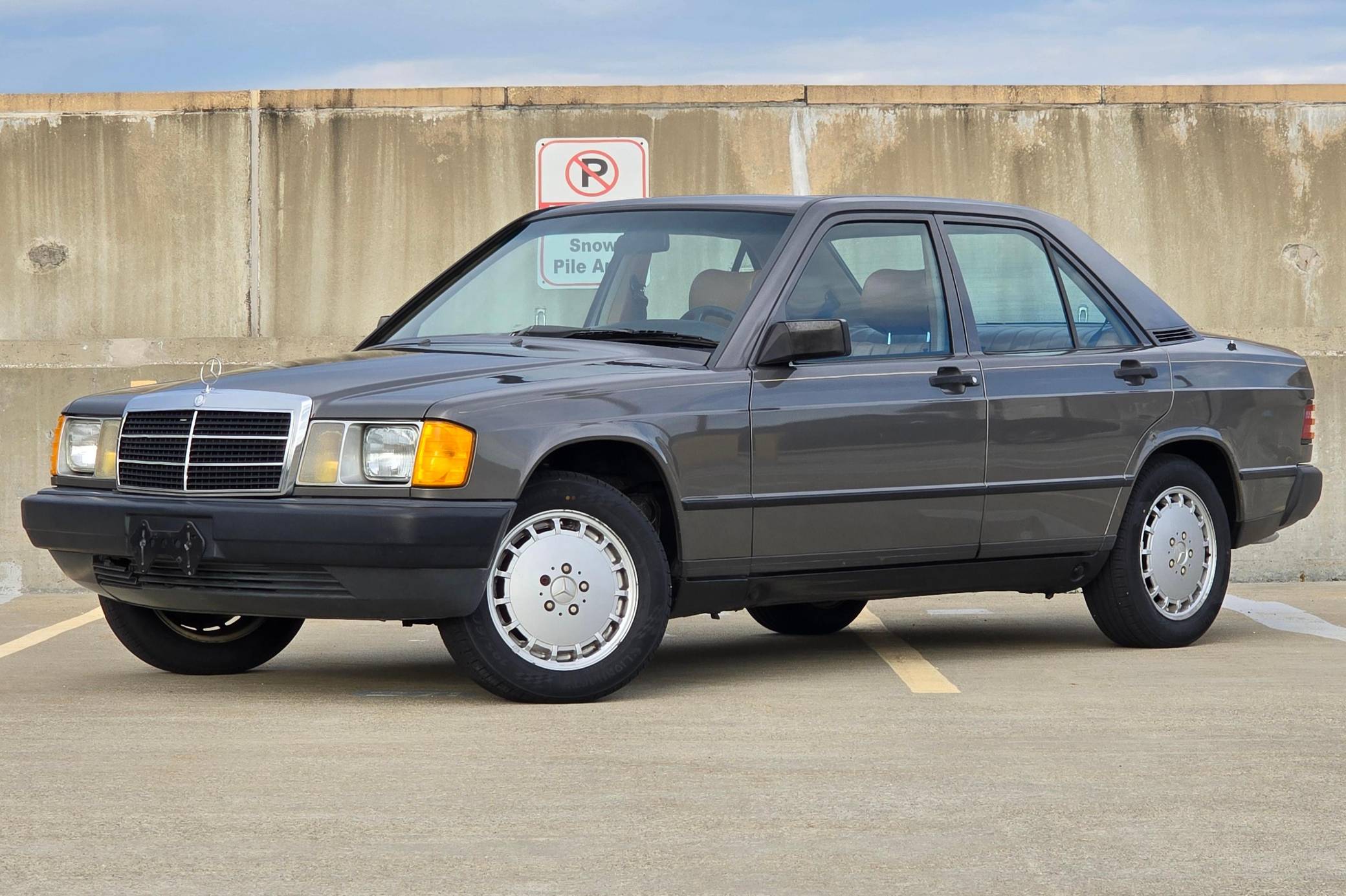 1985 Mercedes-Benz 190E 2.3