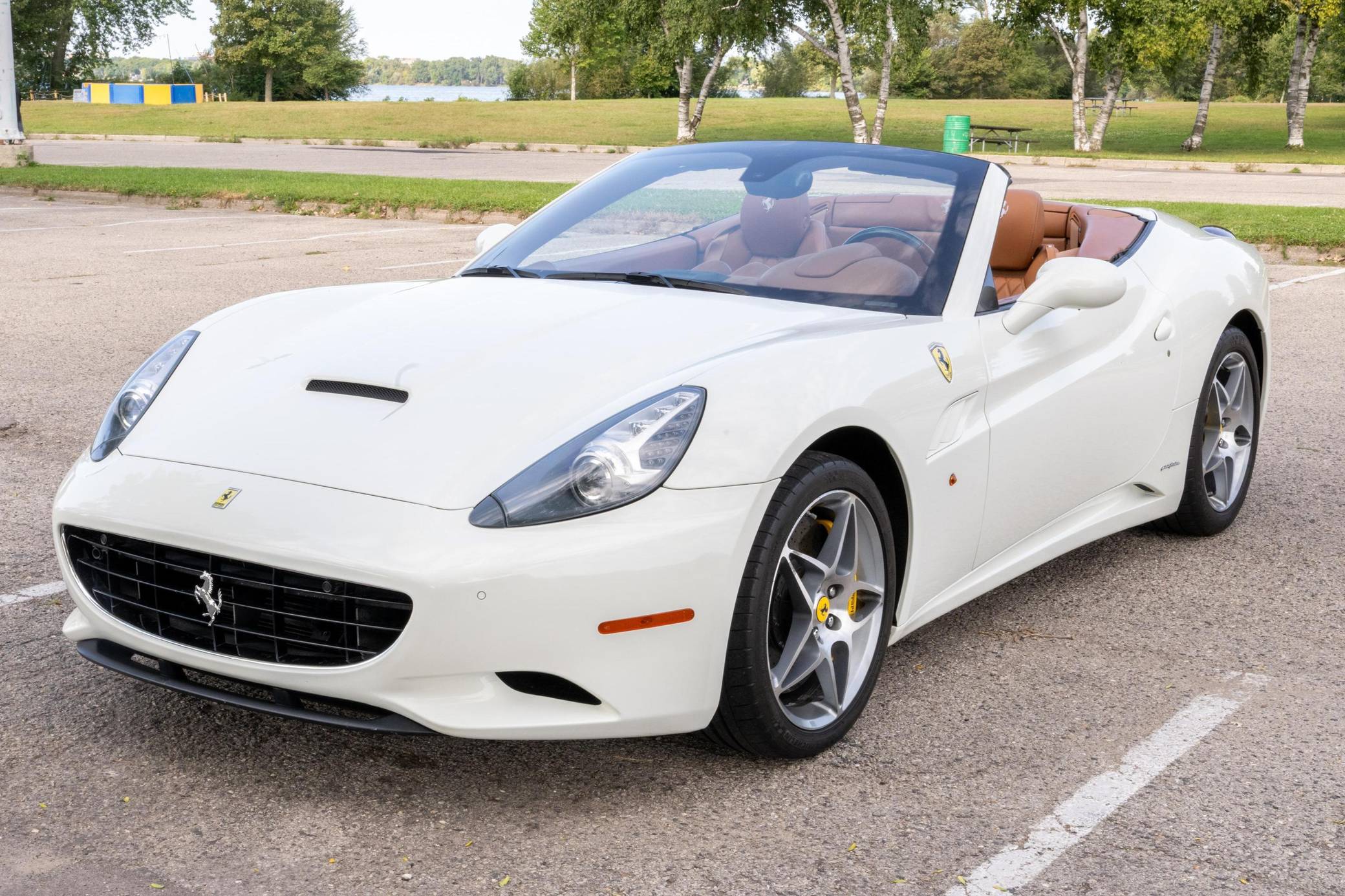 Ferrari California カタログ 2014 Ferrari California | GAA Classic Cars