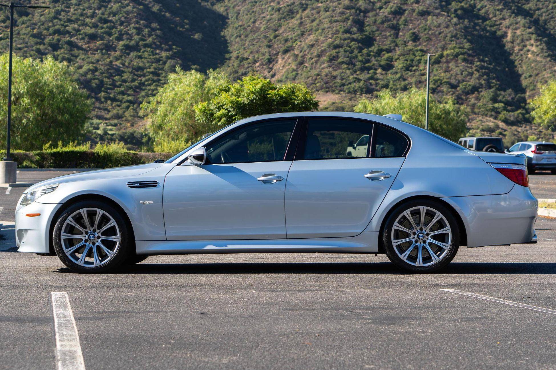 2010 BMW M5