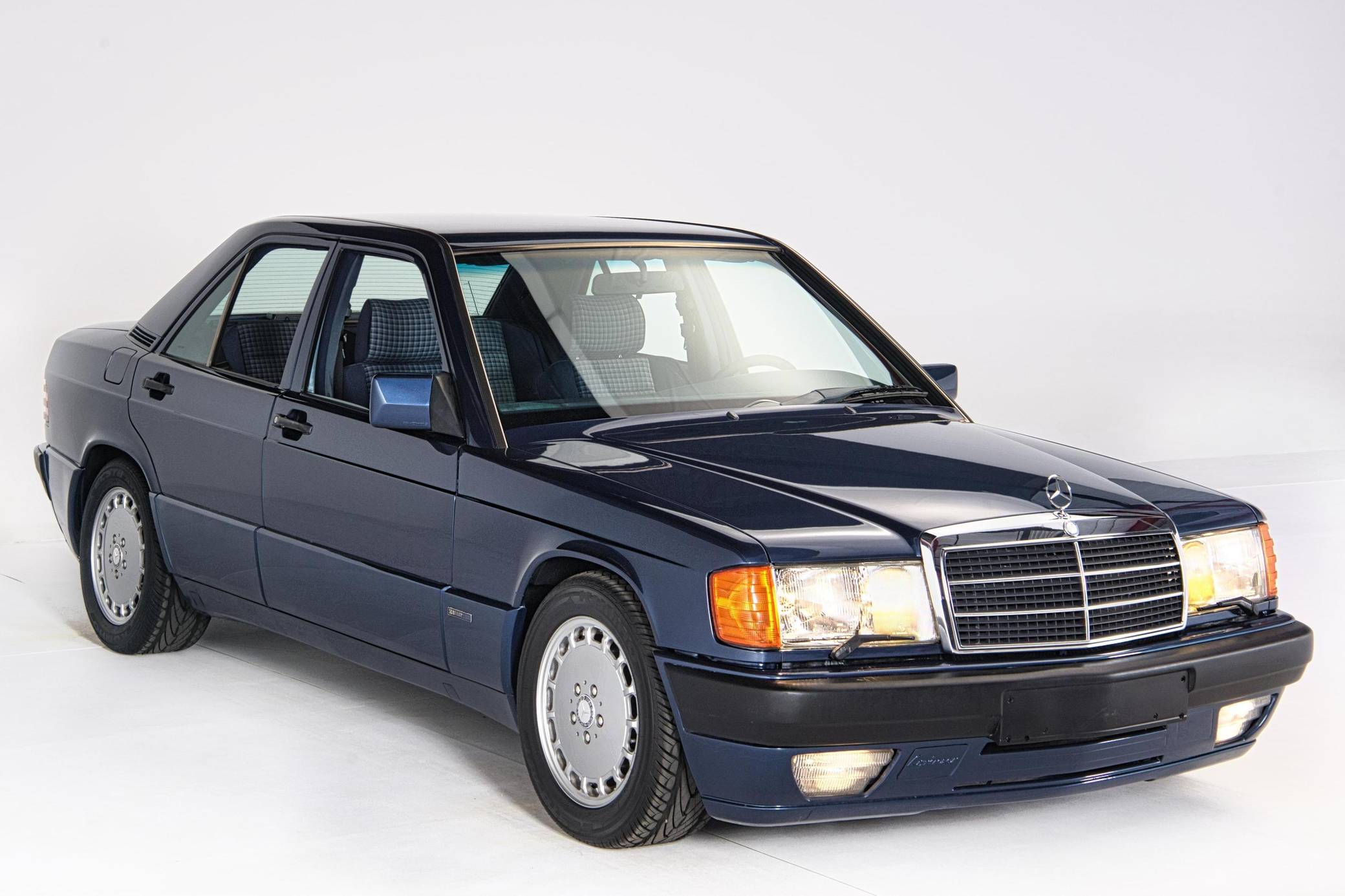1990 Mercedes-Benz 190E 2.6 — market value and price history