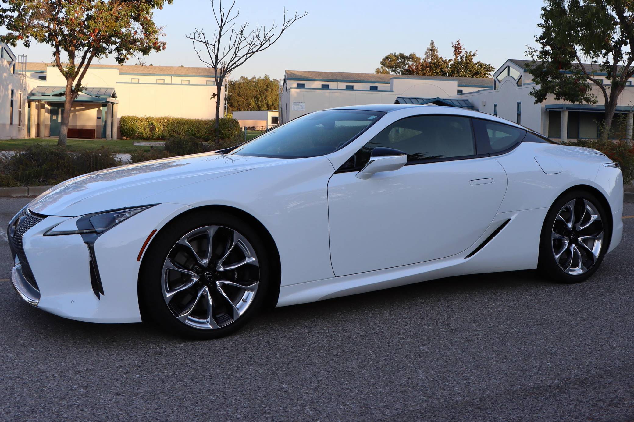 海外限定 Lexus LC500 - 2018 ホワイト 1:64 2018 Lexus LC 500 review, photos & specs | CarMax
