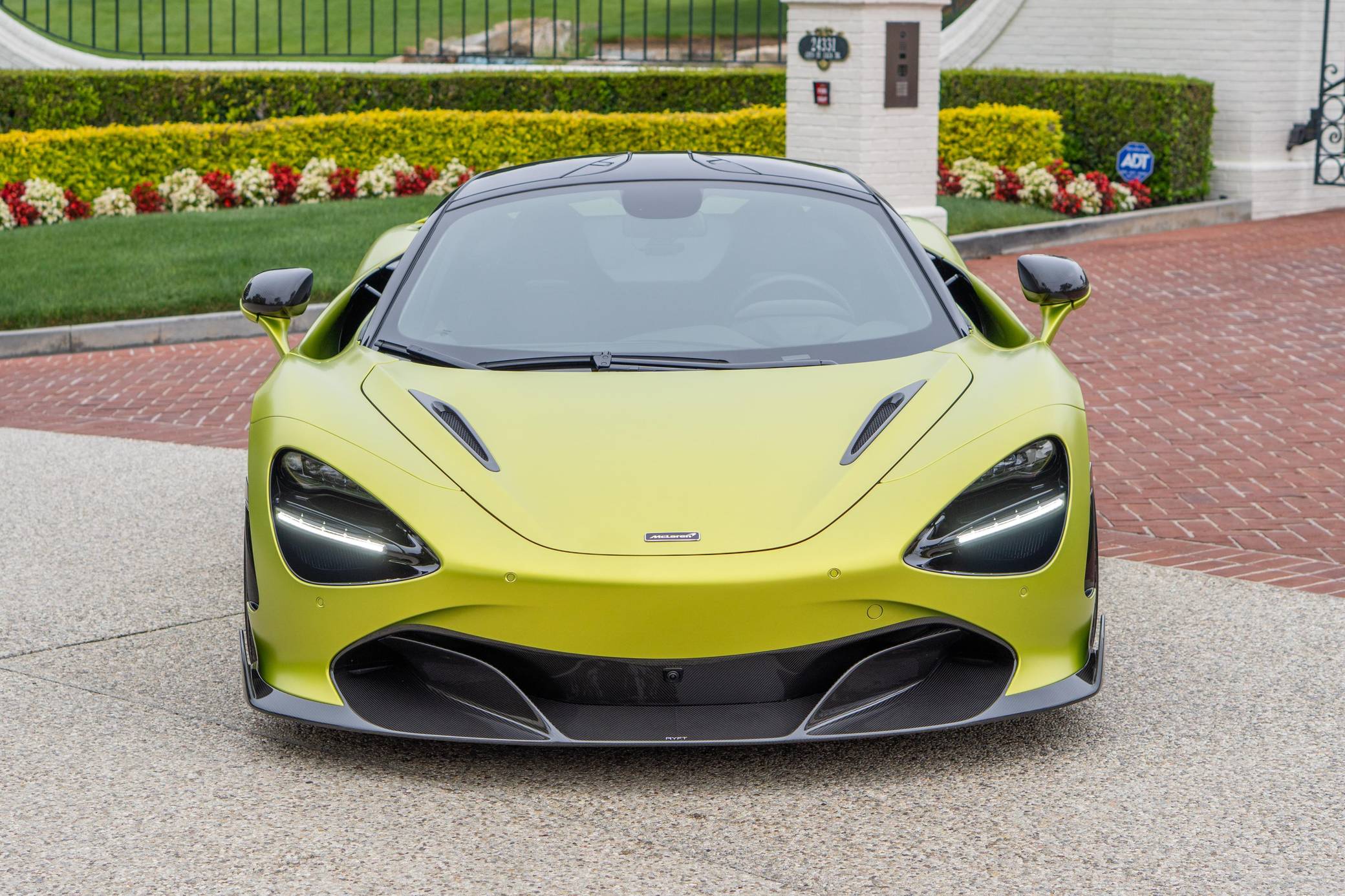 2022 McLaren 720S Performance photo 10