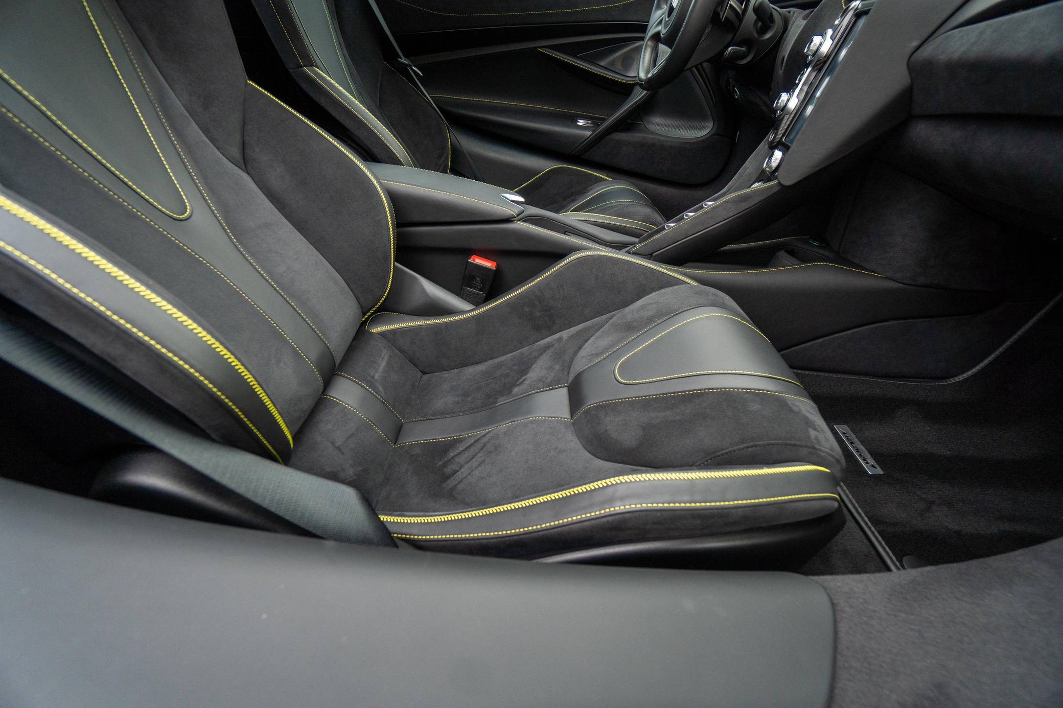 2022 McLaren 720S Performance photo 46