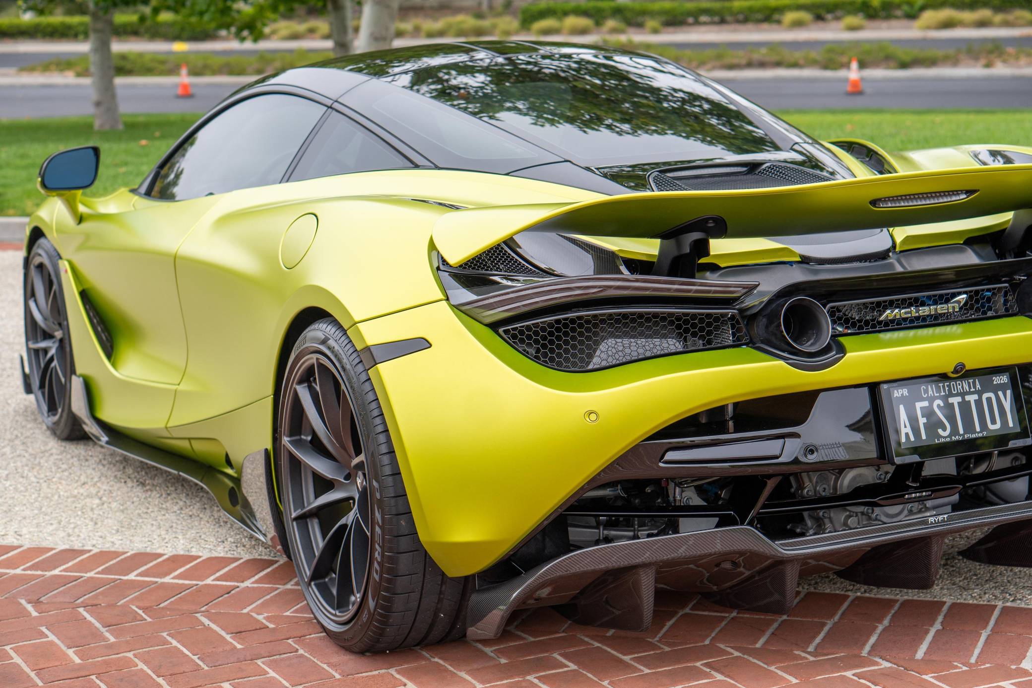 2022 McLaren 720S Performance photo 26