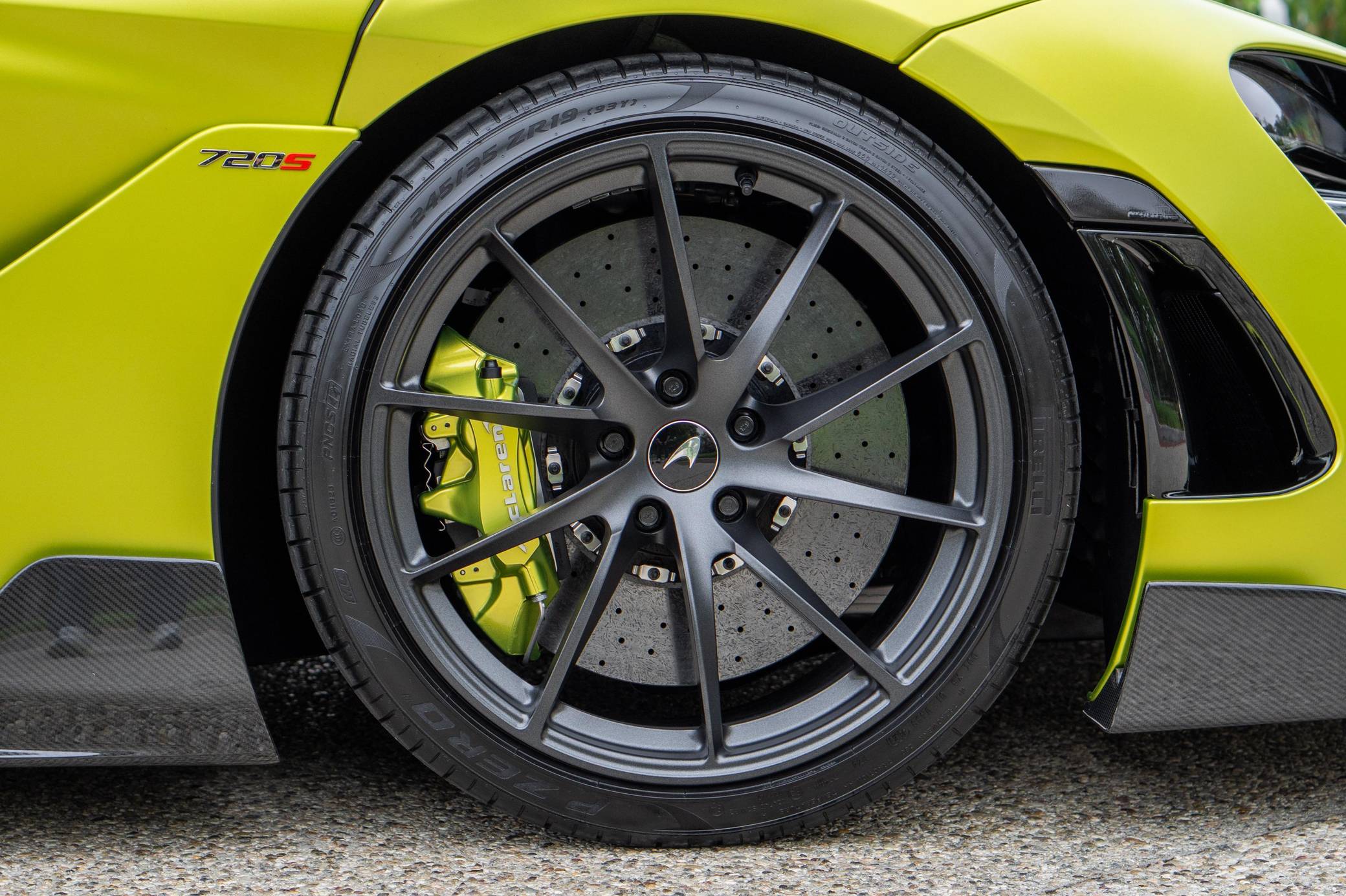 2022 McLaren 720S Performance photo 43