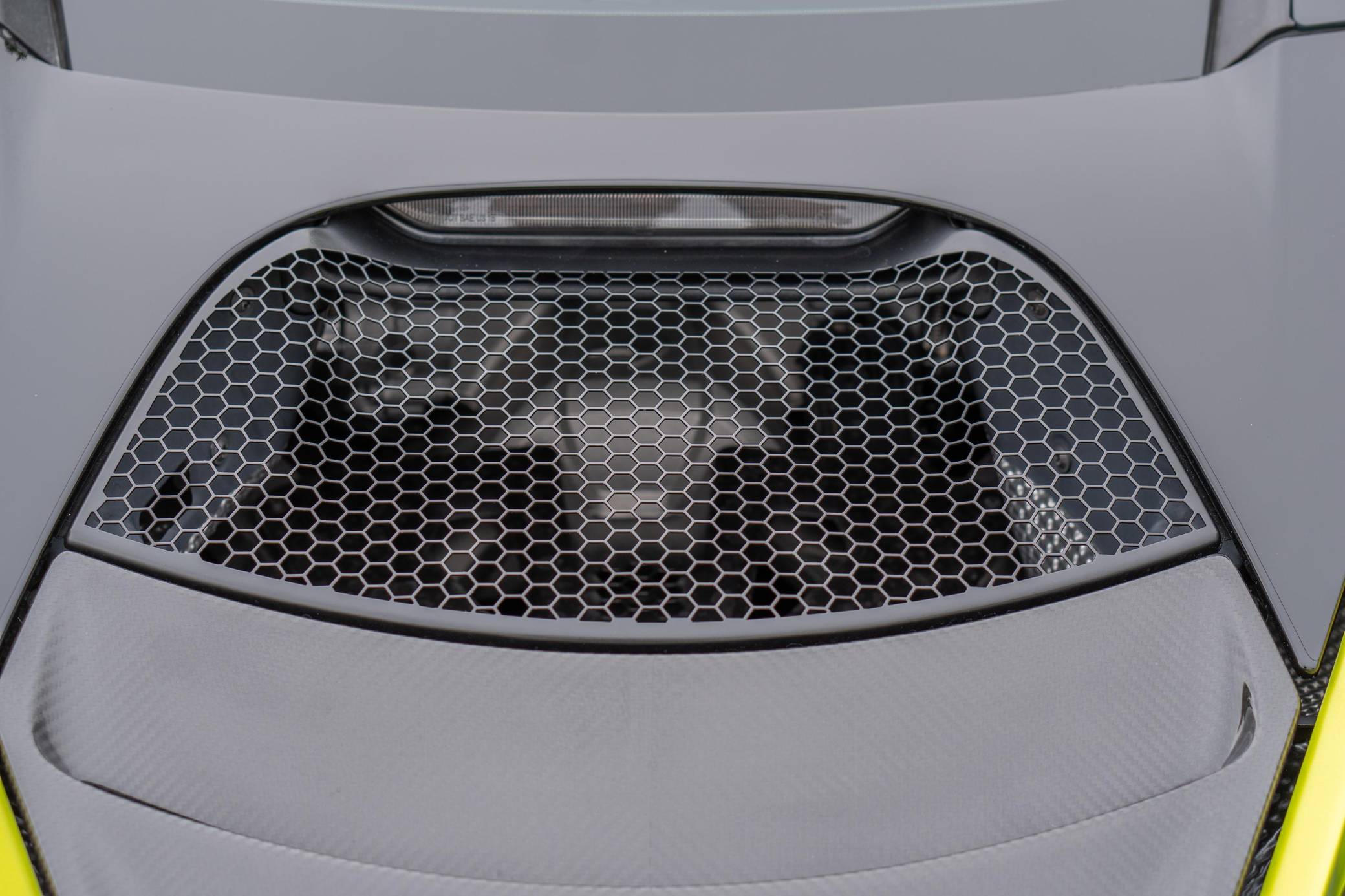 2022 McLaren 720S Performance photo 32