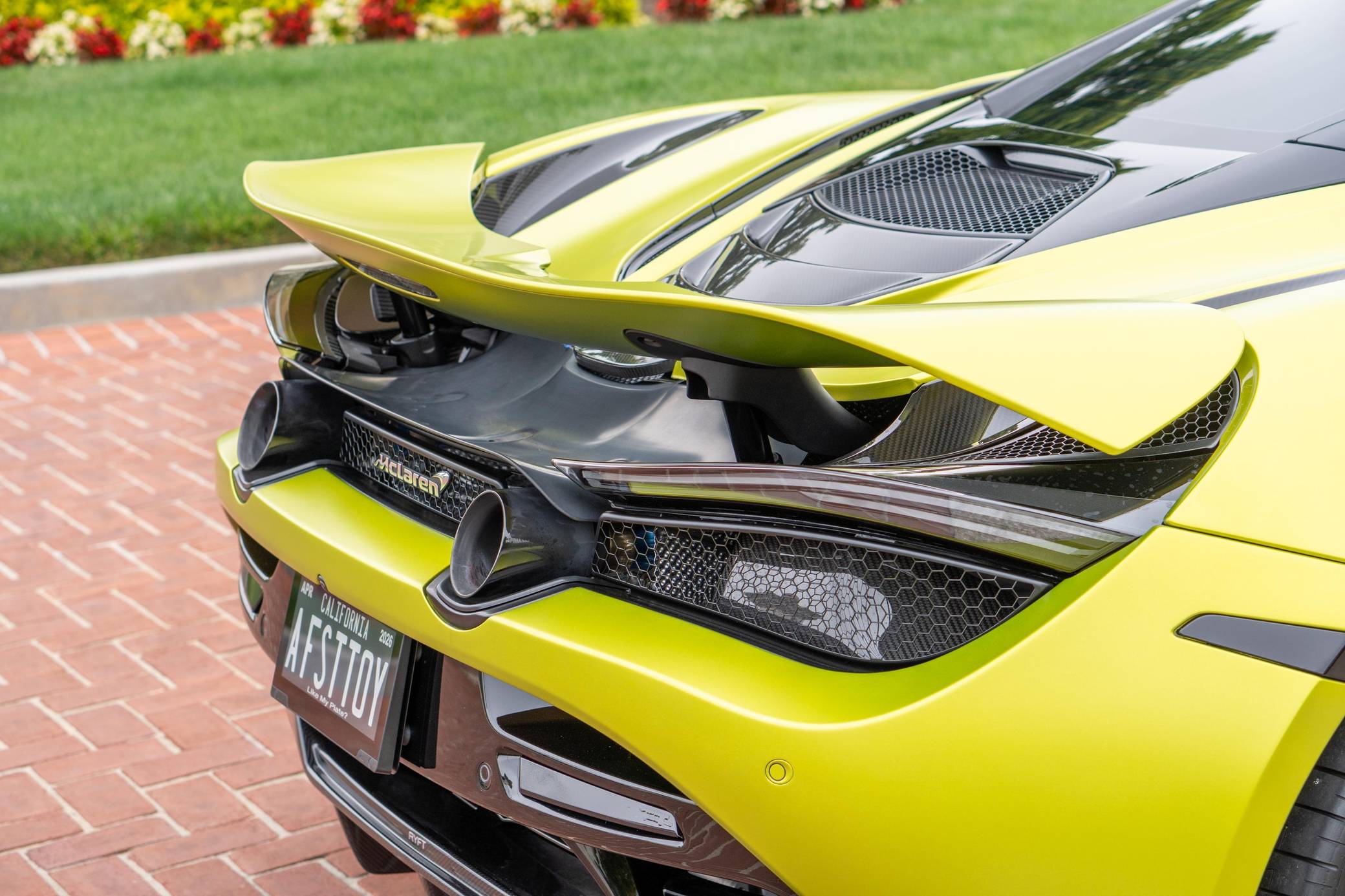 2022 McLaren 720S Performance photo 35