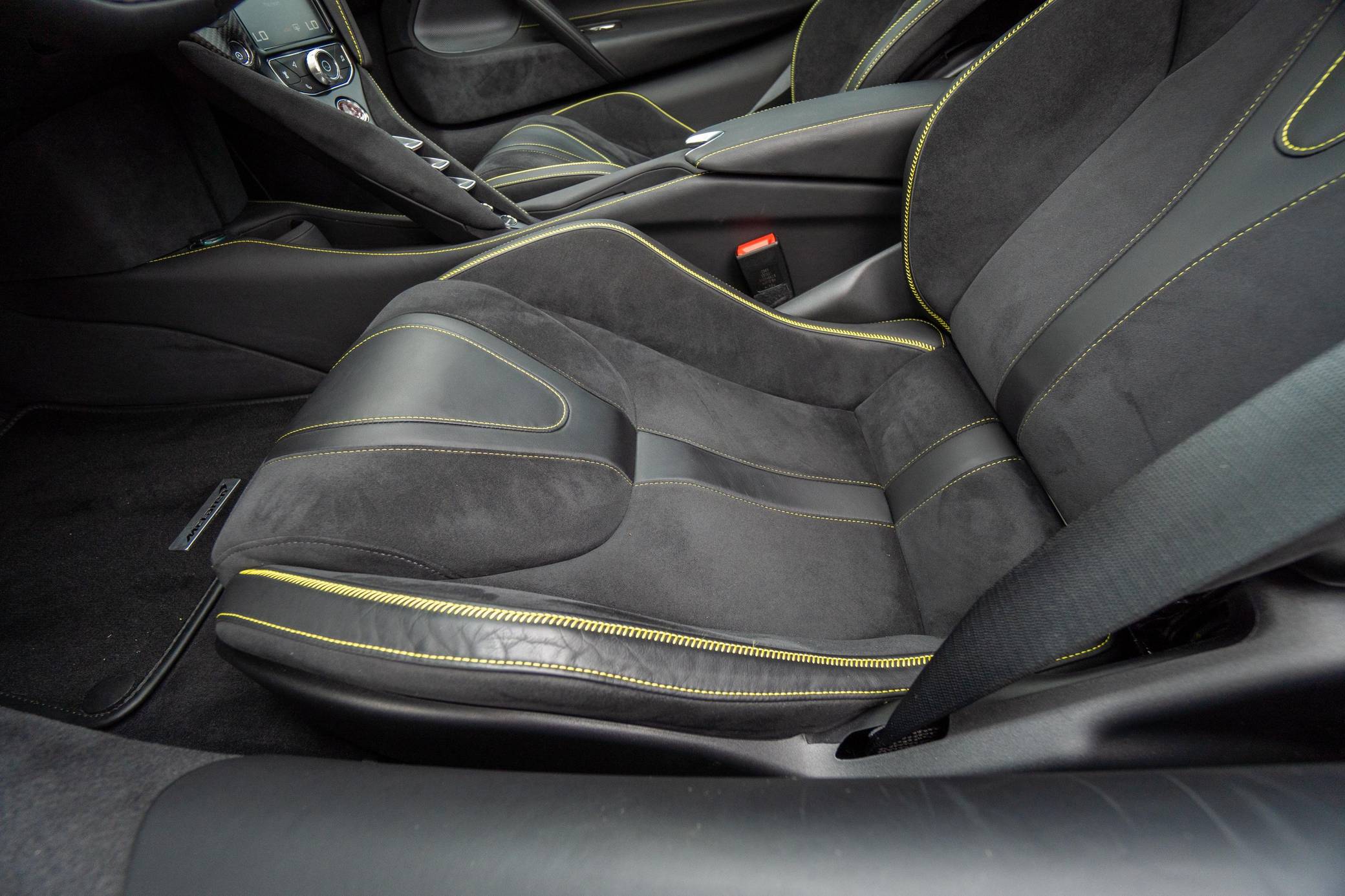 2022 McLaren 720S Performance photo 44