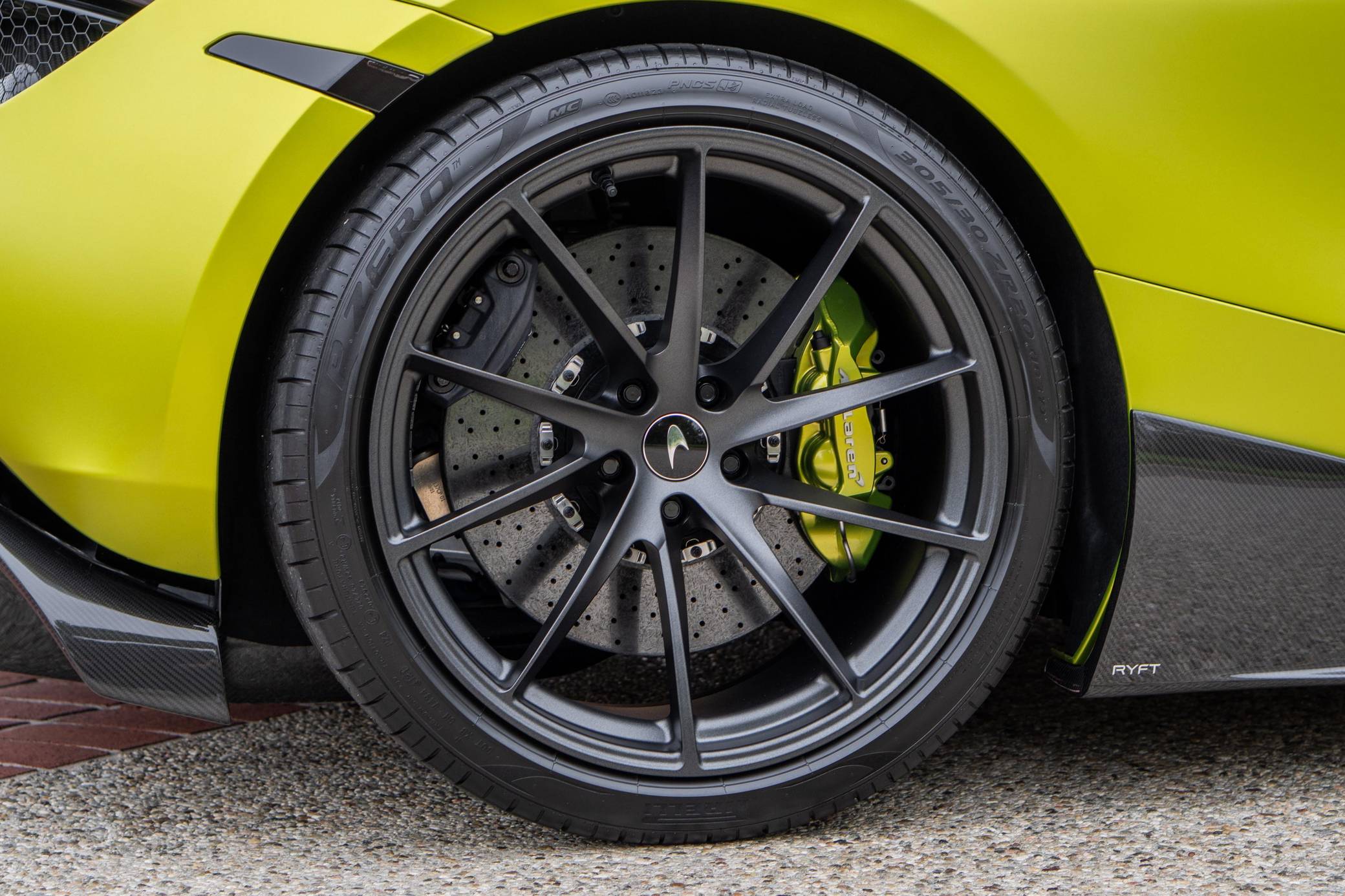 2022 McLaren 720S Performance photo 42