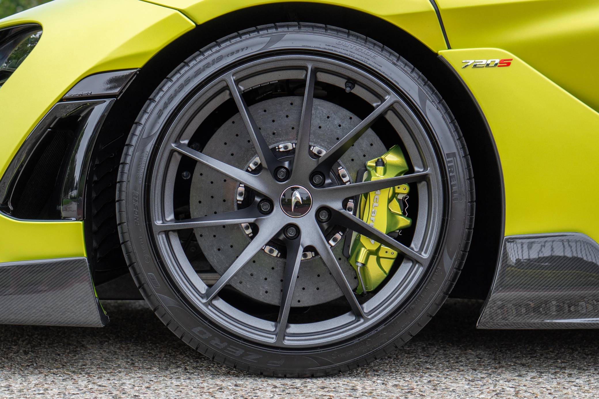 2022 McLaren 720S Performance photo 40