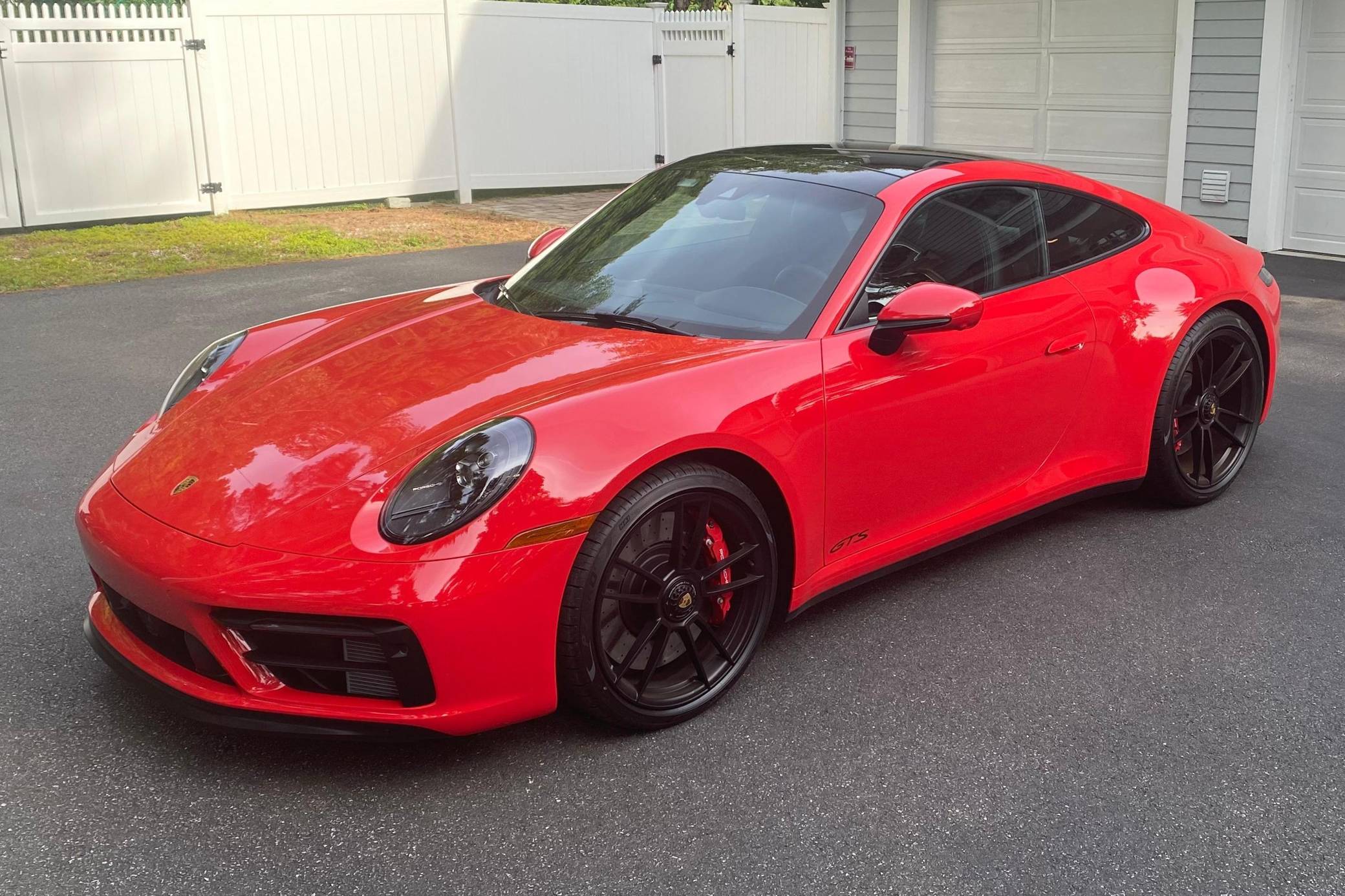 2024 Porsche 911 Carrera 4 GTS Coupe VIN: WP0AB2A91RS218697 for Sale - Cars  & Bids