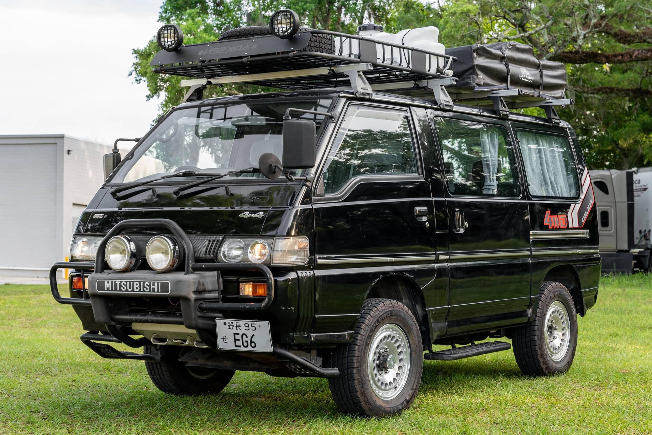 1991 Mitsubishi Delica Star Wagon 4WD