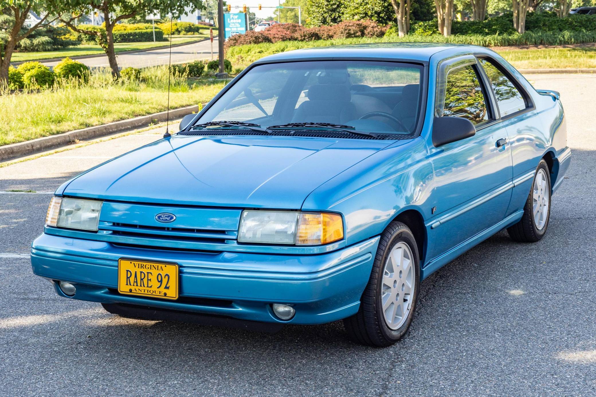 1992 Ford Tempo