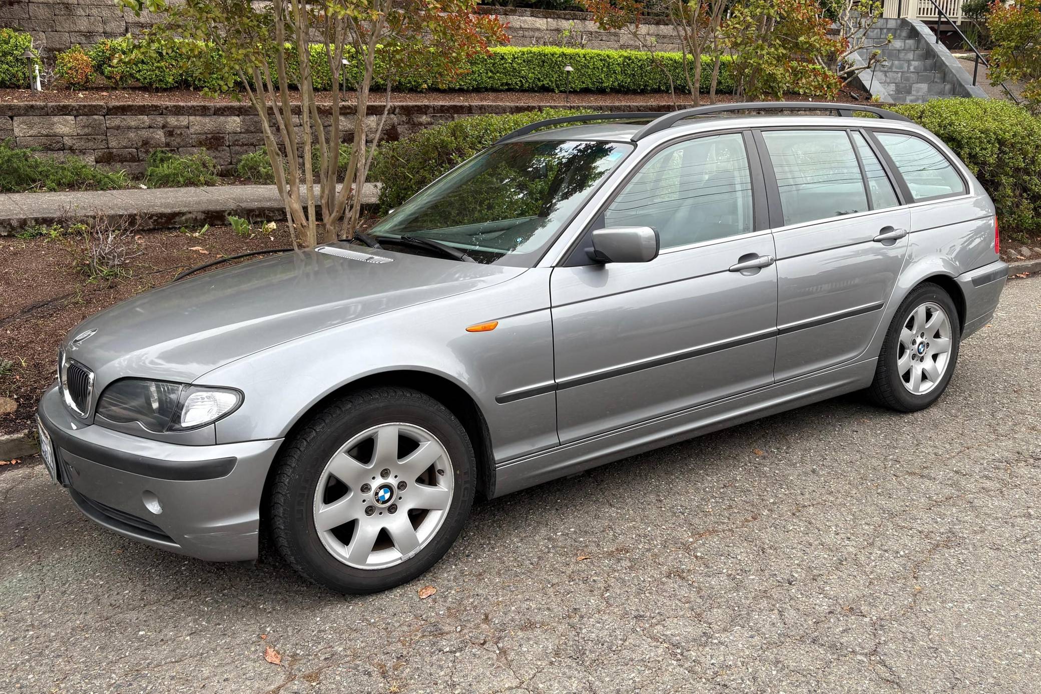 2005 BMW 325i Touring VIN: WBAEN33455PC13886 for Sale - Cars & Bids