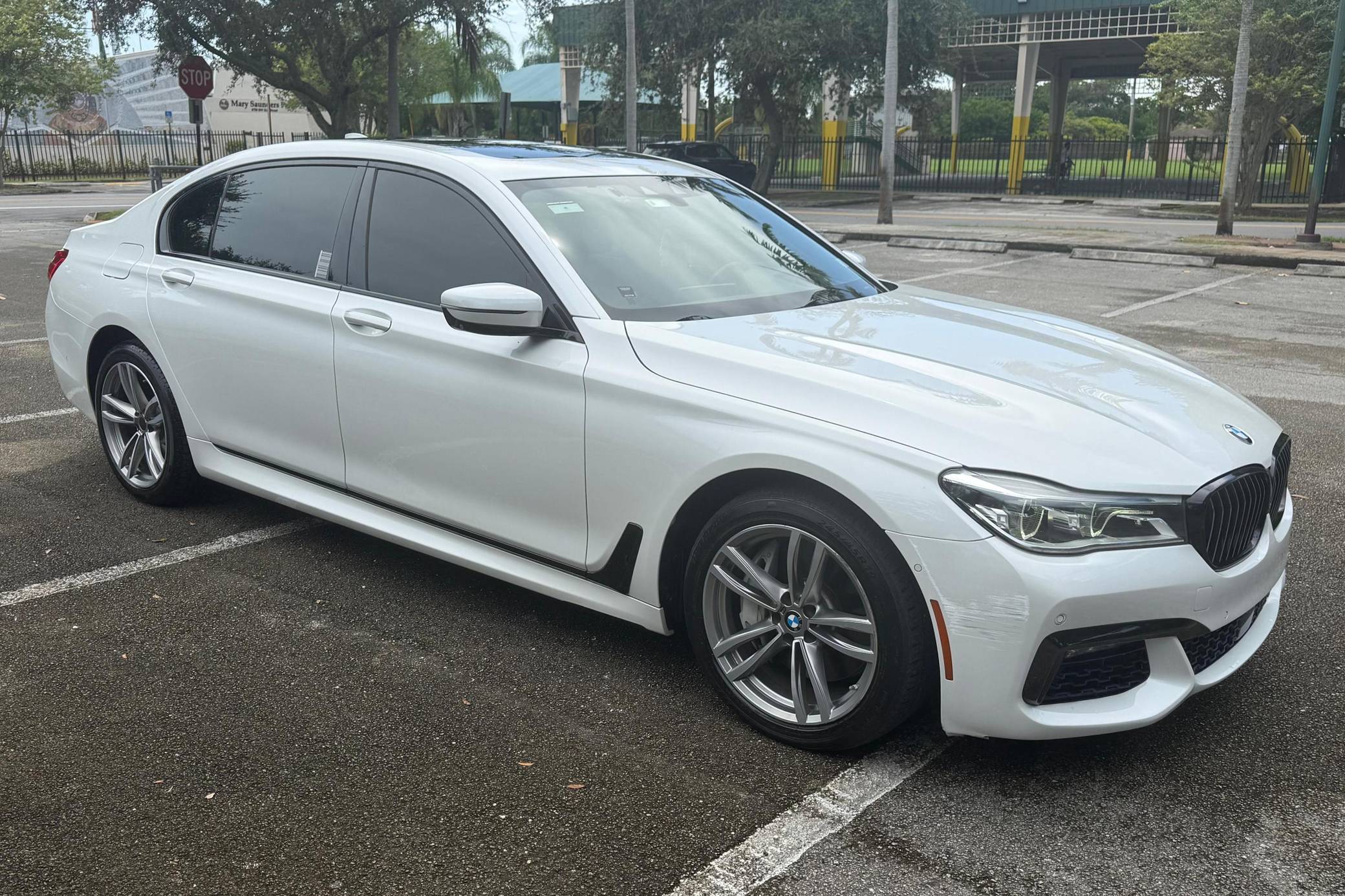 2017 BMW 750i
