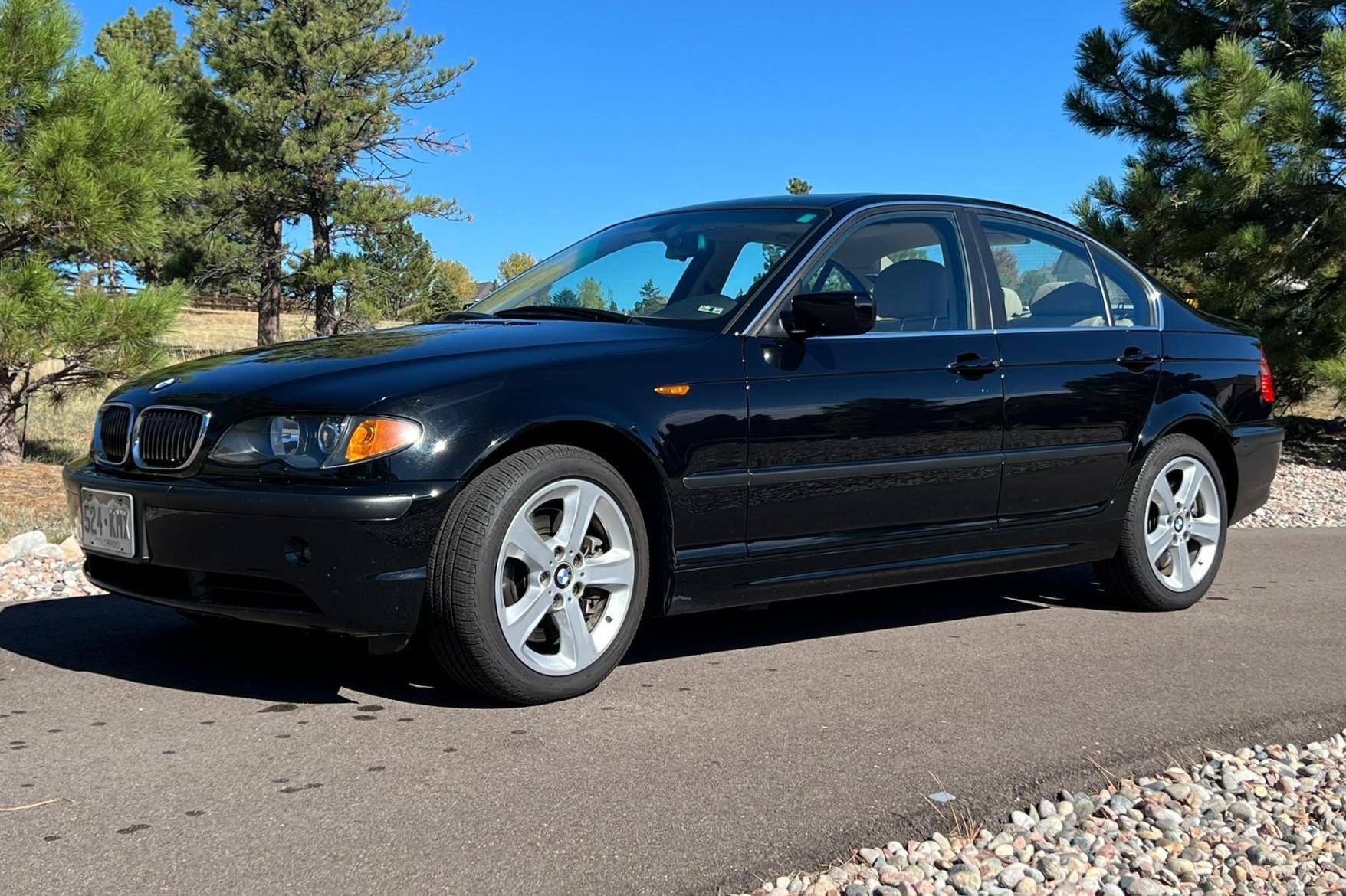 2004 BMW 330xi Sedan — market value and price history