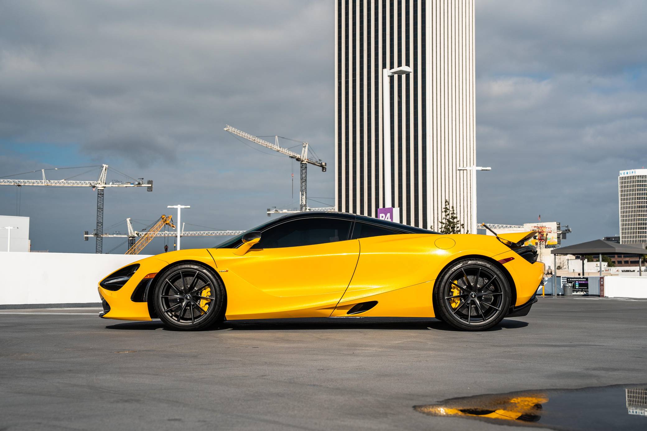 2021 McLaren 720S photo 11