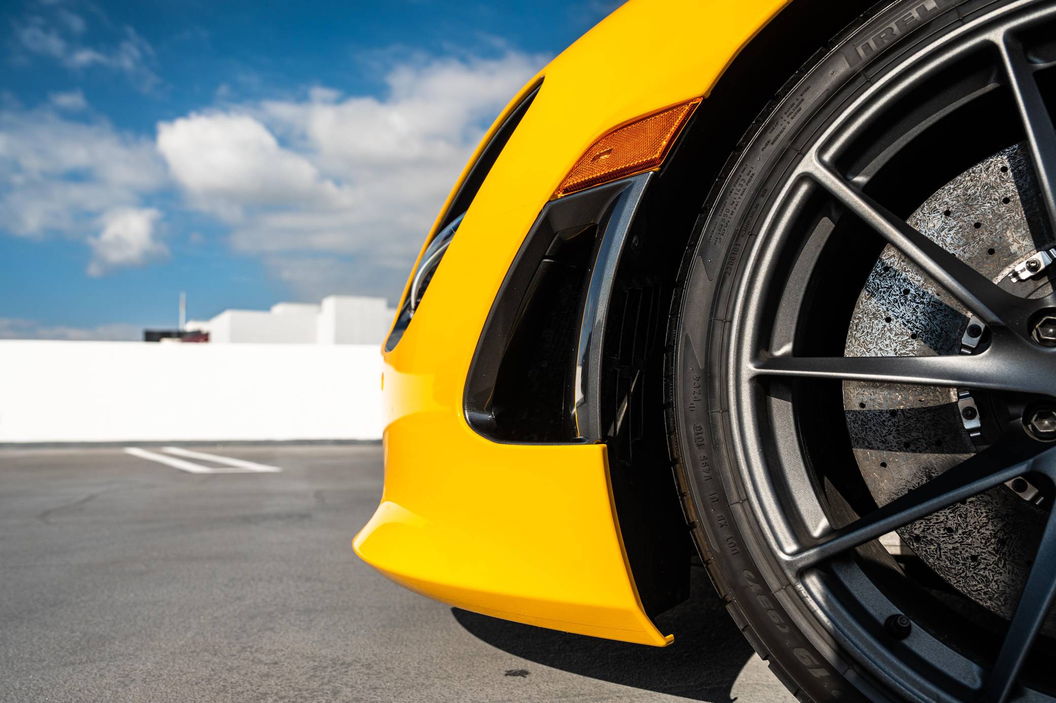 2021 McLaren 720S photo 36