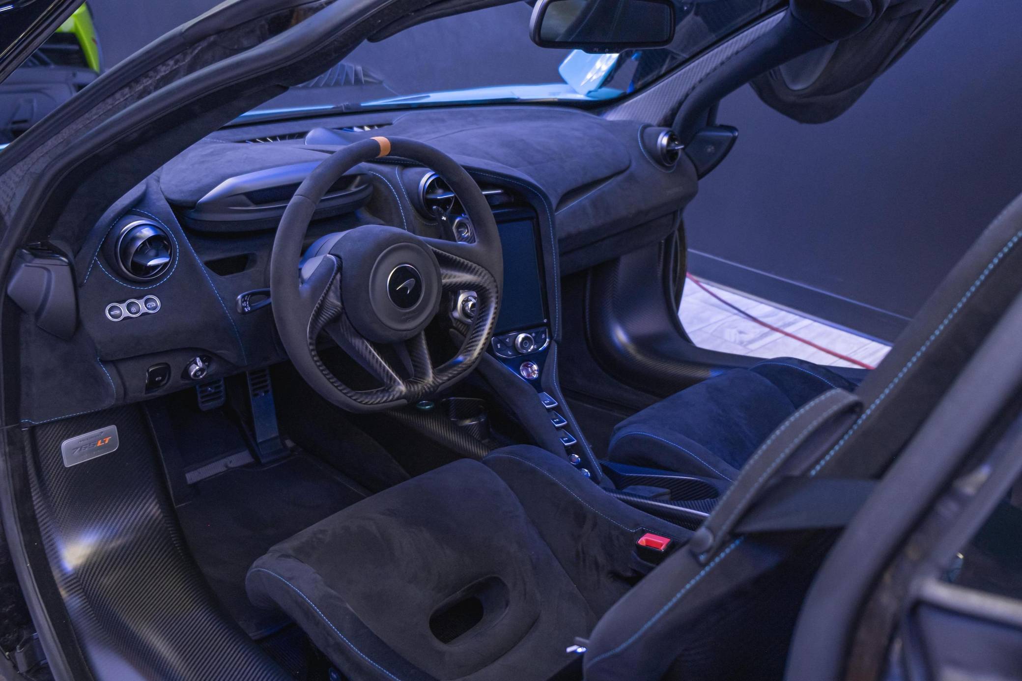 2021 McLaren 765LT Coupe photo 6