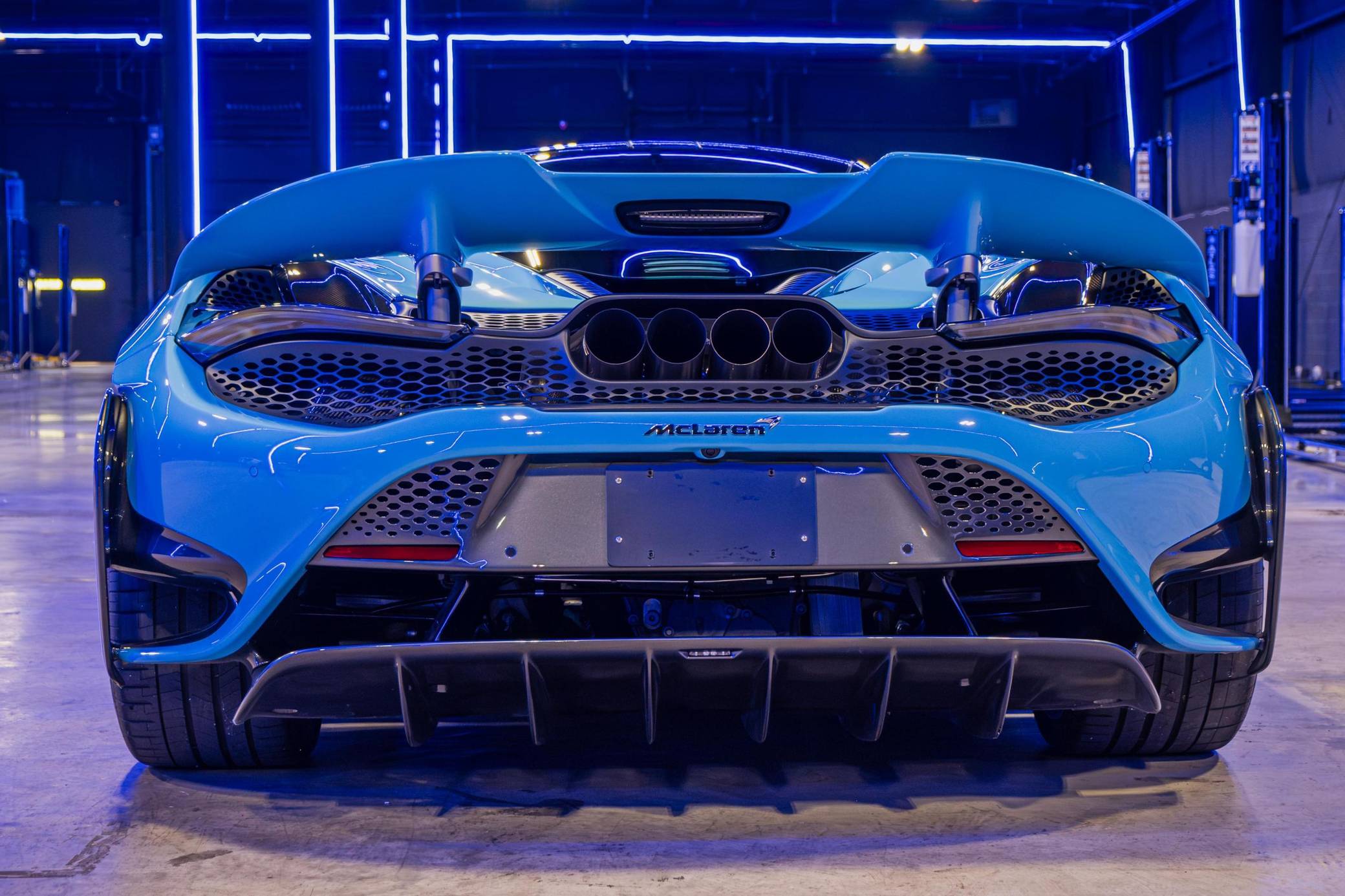 2021 McLaren 765LT — view 5