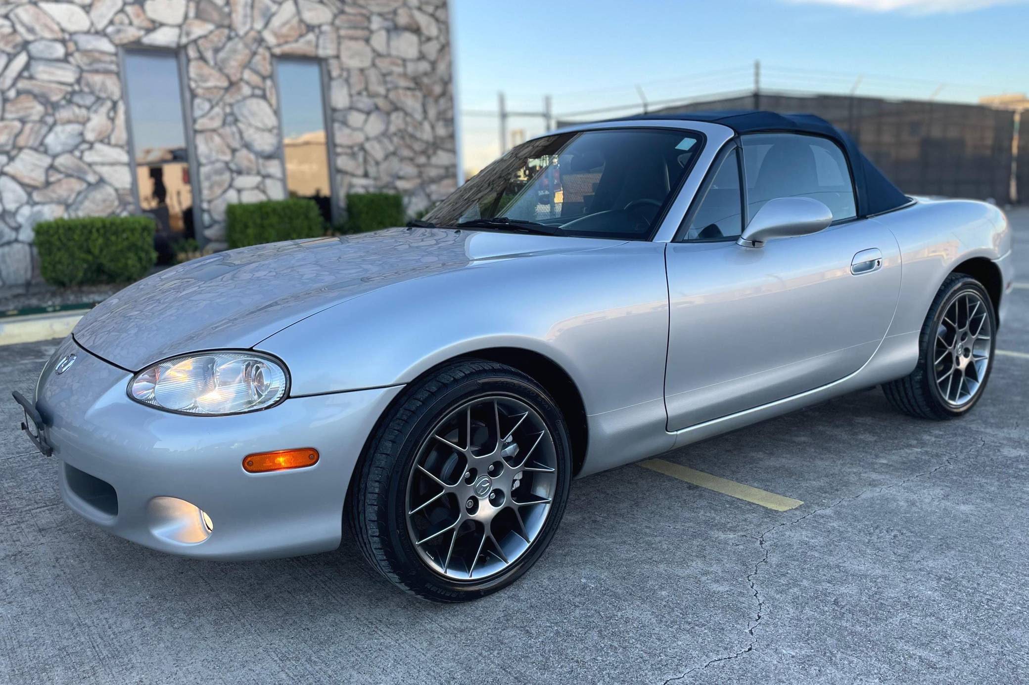 2004 Mazda MX-5 Miata