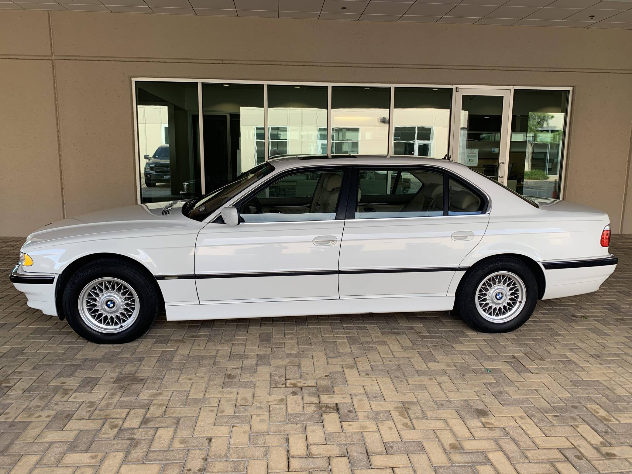 2001 BMW 740iL