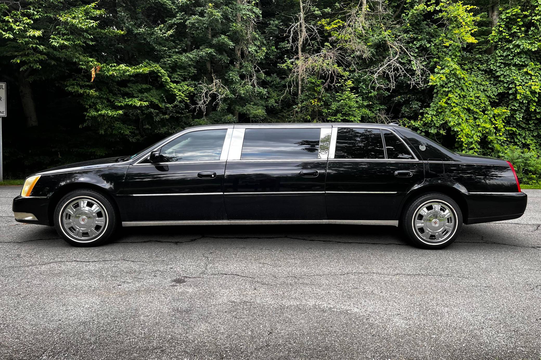 2011 Cadillac DTS Limousine