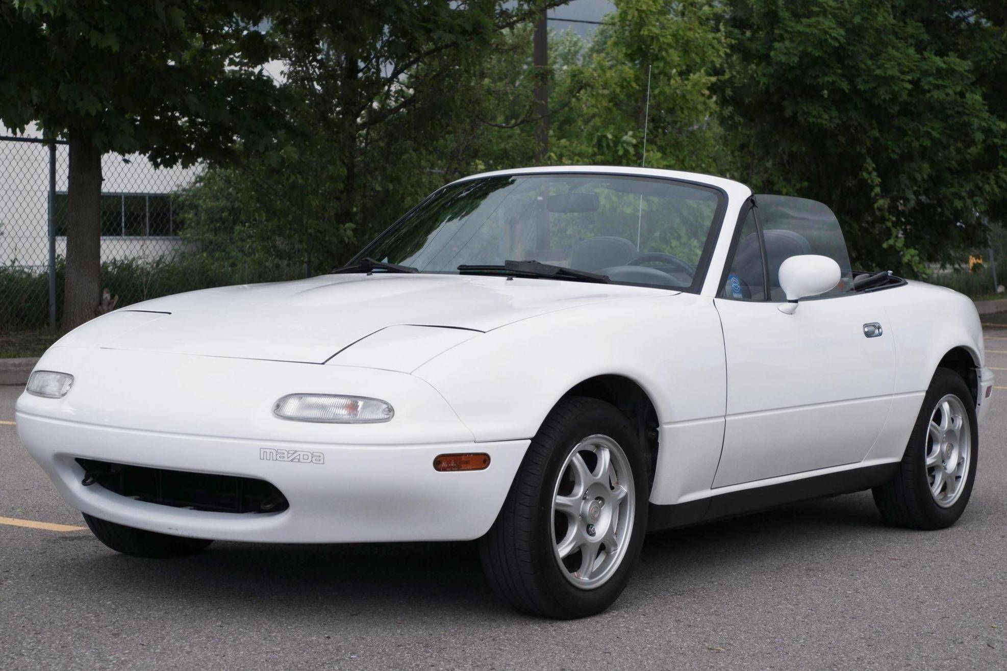 1990 Mazda MX-5 Miata VIN: JM1NA3522L0105593 for Sale - Cars & Bids