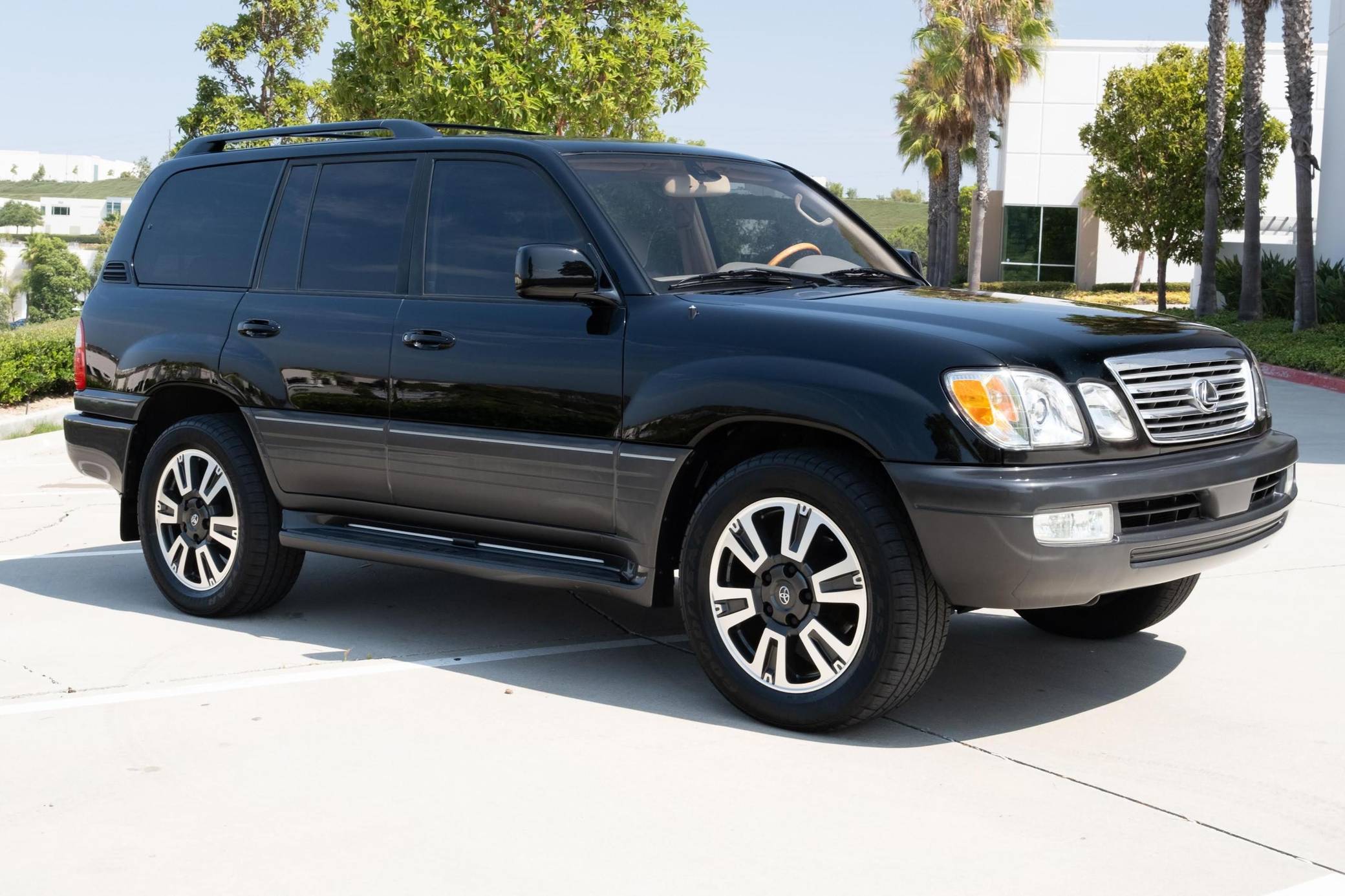 2004 Lexus LX 470 VIN: JTJHT00W143540098 for Sale - Cars & Bids