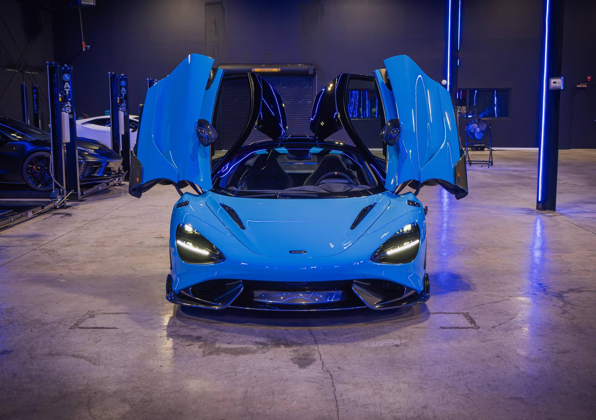 2021 McLaren 765LT Coupe photo 22