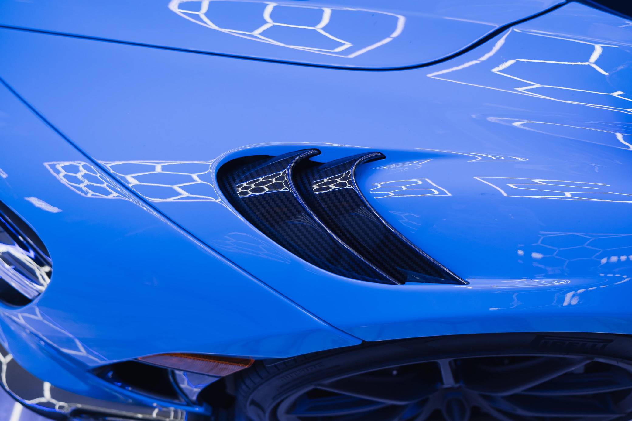 2021 McLaren 765LT Coupe photo 38