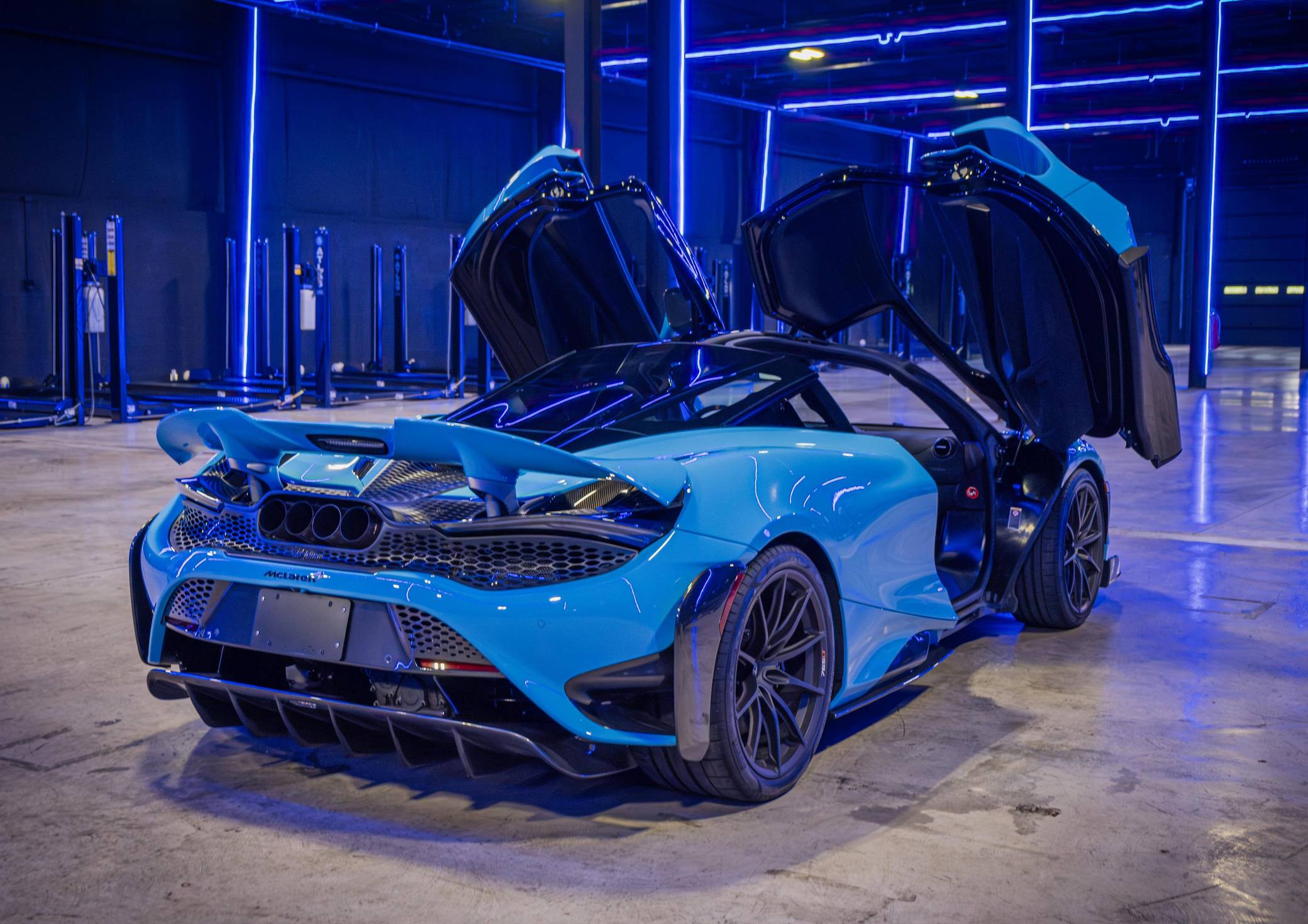 2021 McLaren 765LT Coupe photo 27