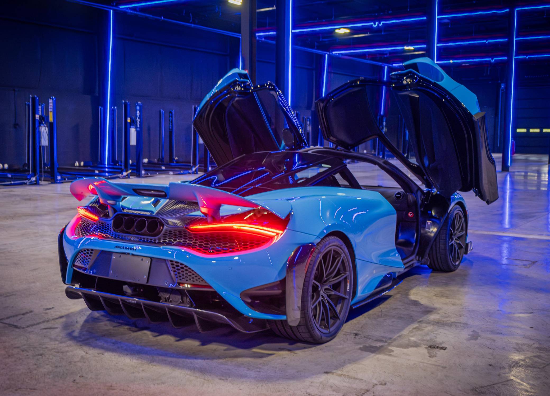 2021 McLaren 765LT Coupe photo 28