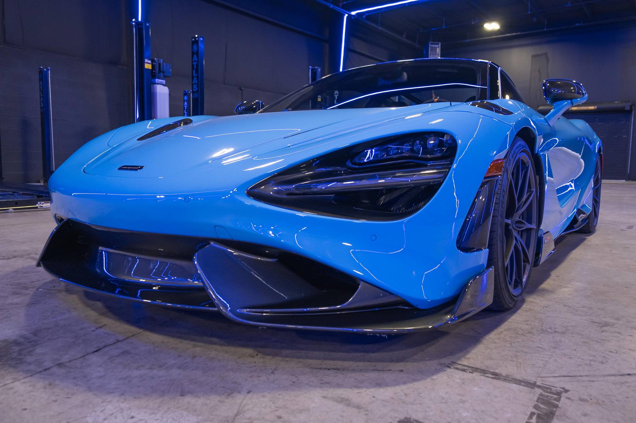 2021 McLaren 765LT Coupe photo 32