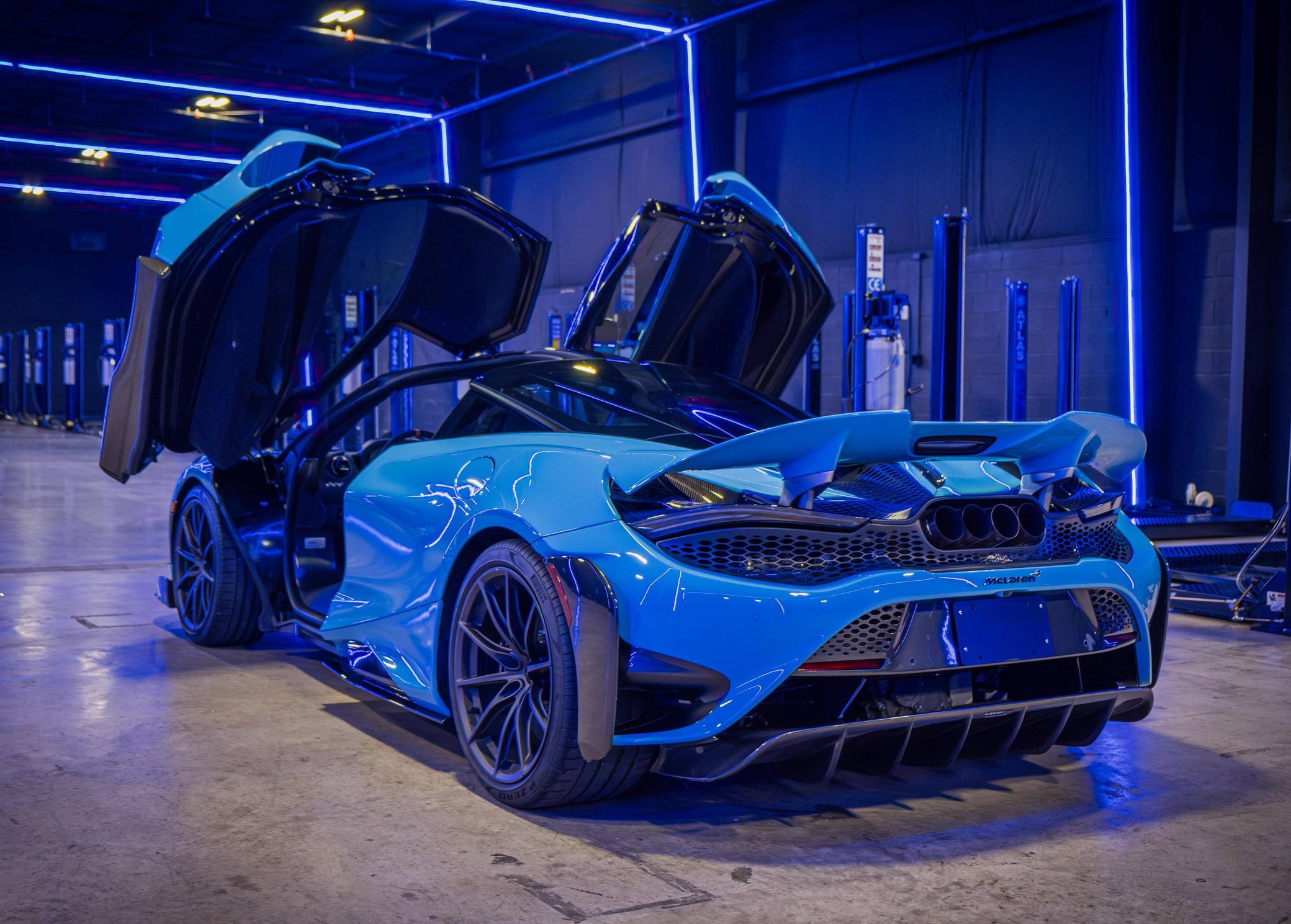 2021 McLaren 765LT Coupe photo 26