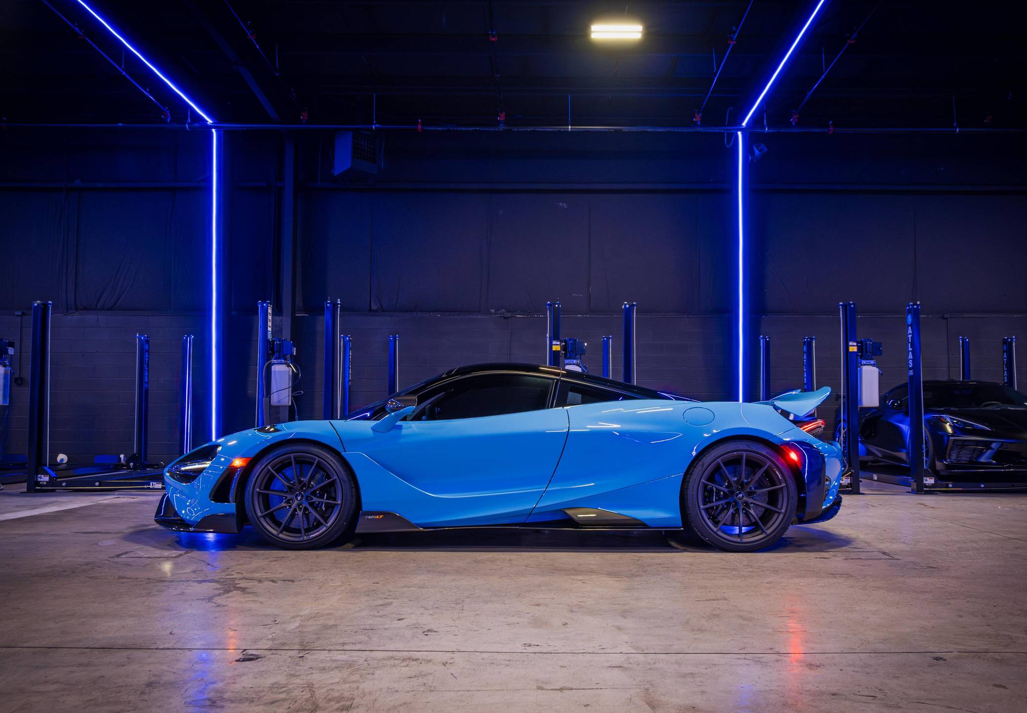 2021 McLaren 765LT Coupe photo 13