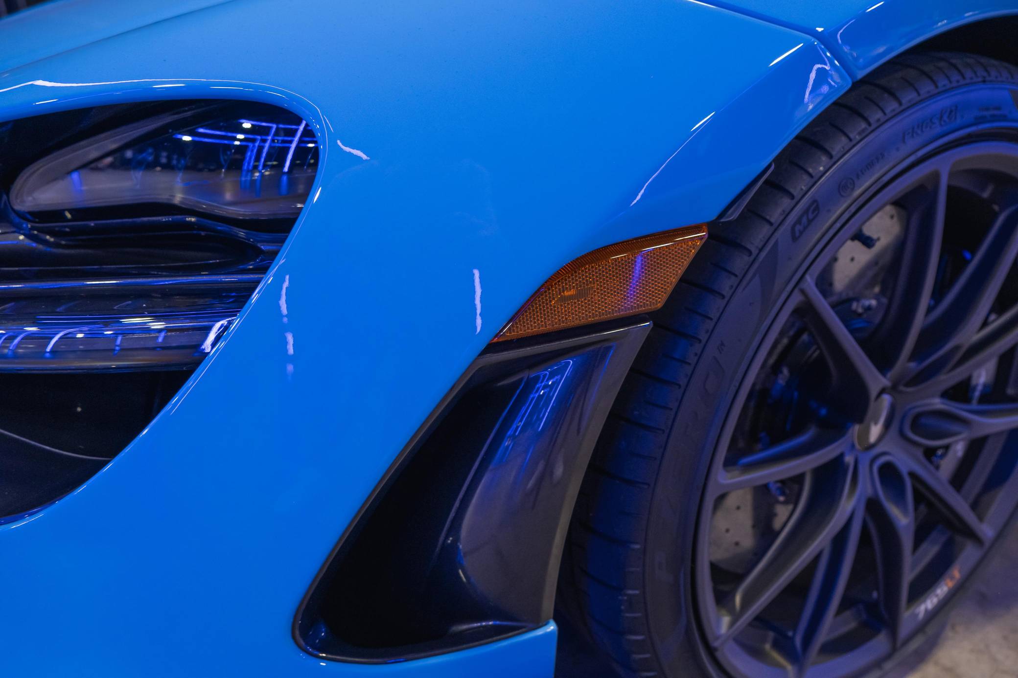 2021 McLaren 765LT Coupe photo 36