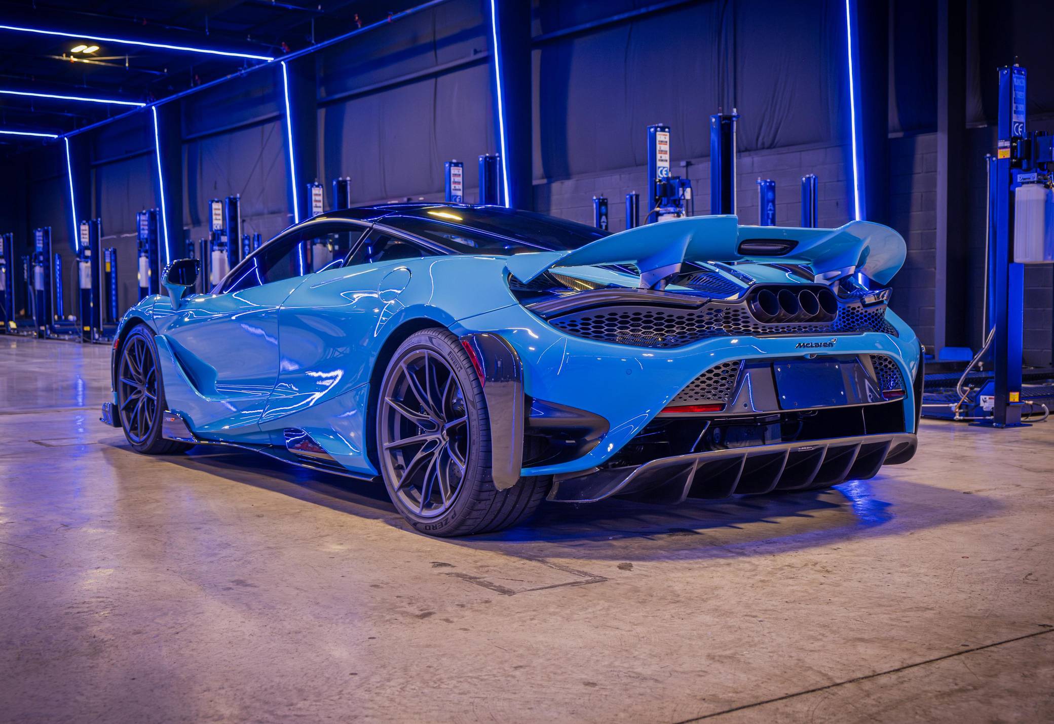 2021 McLaren 765LT Coupe photo 16