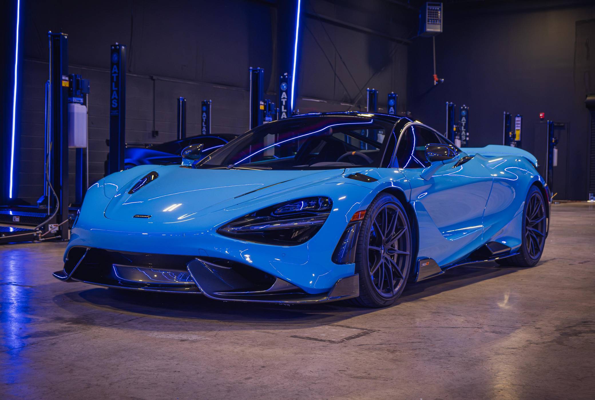 2021 McLaren 765LT Coupe photo 12