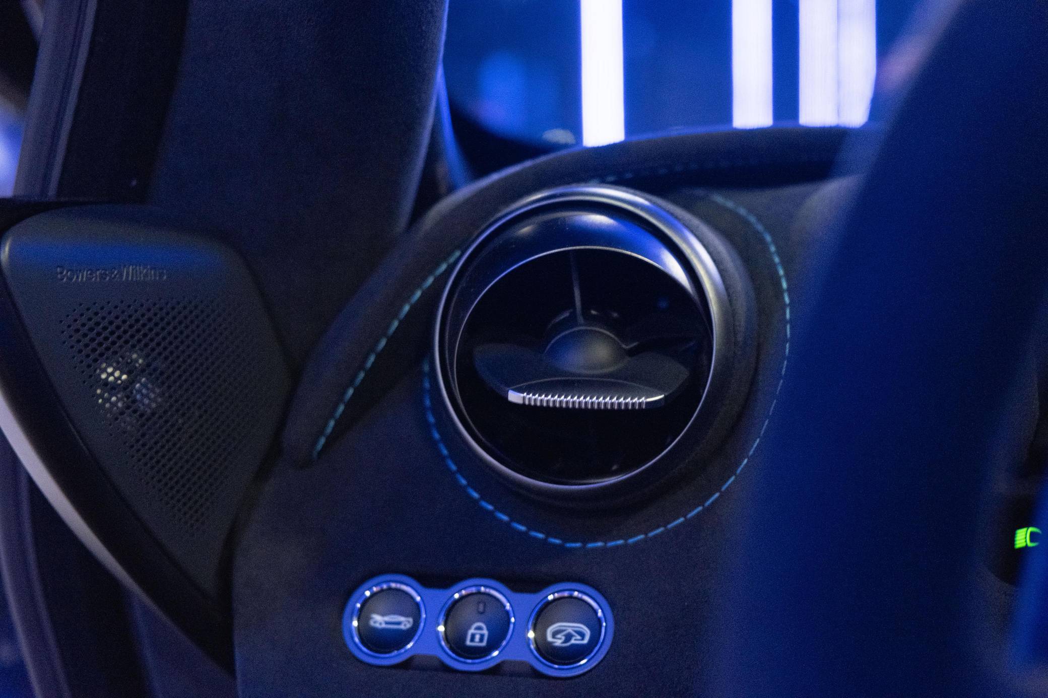 2021 McLaren 765LT Coupe photo 103