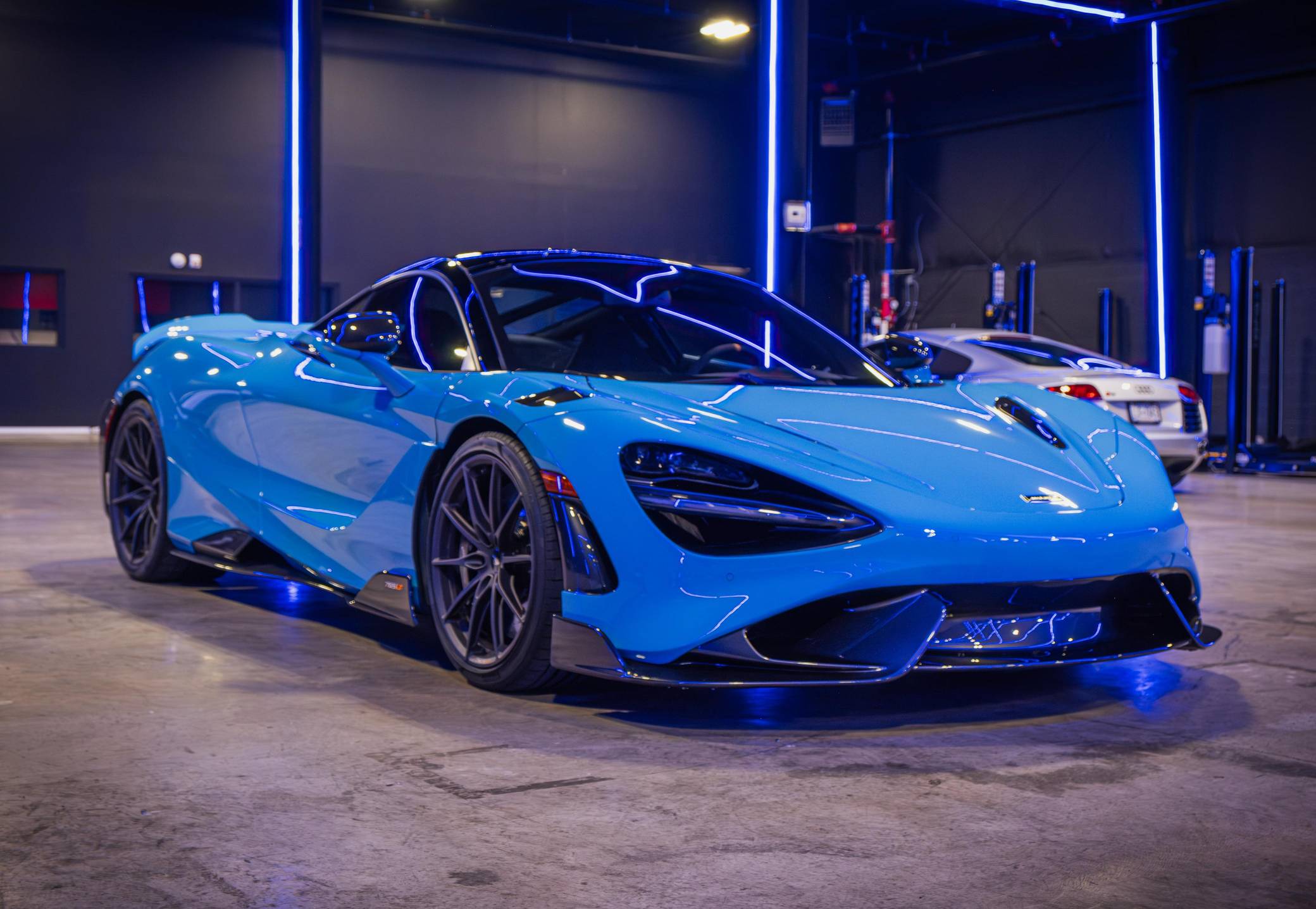 2021 McLaren 765LT Coupe photo 21