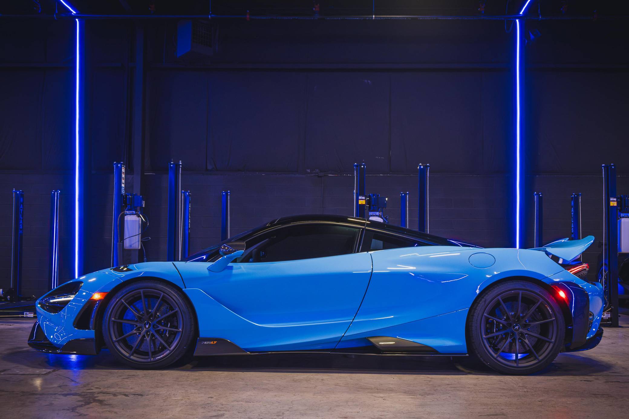 2021 McLaren 765LT Coupe photo 15