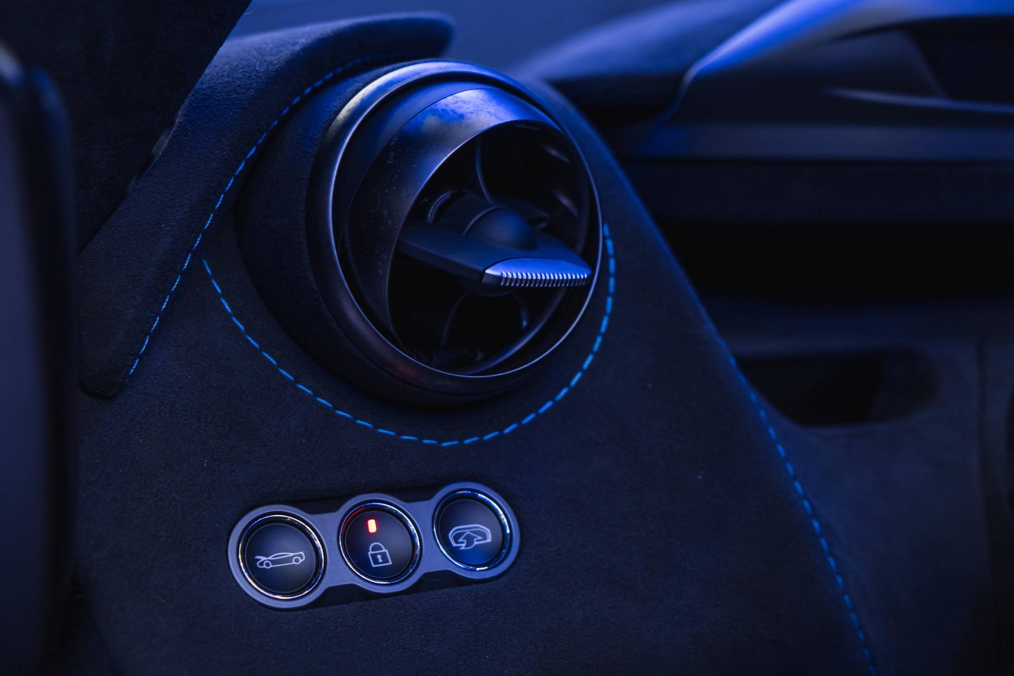 2021 McLaren 765LT Coupe photo 104